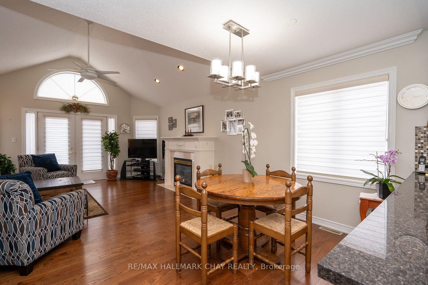 Photo 9 of 22 Artisan Lane, New Tecumseth, Alliston — HOMEH
