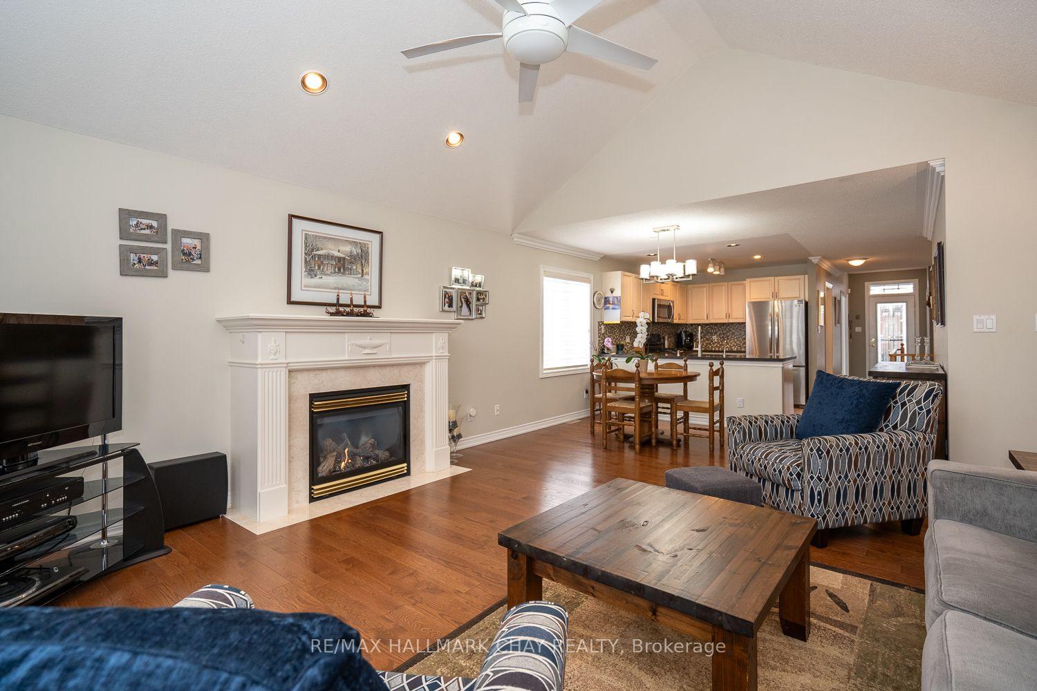Photo 12 of 22 Artisan Lane, New Tecumseth, Alliston — HOMEH