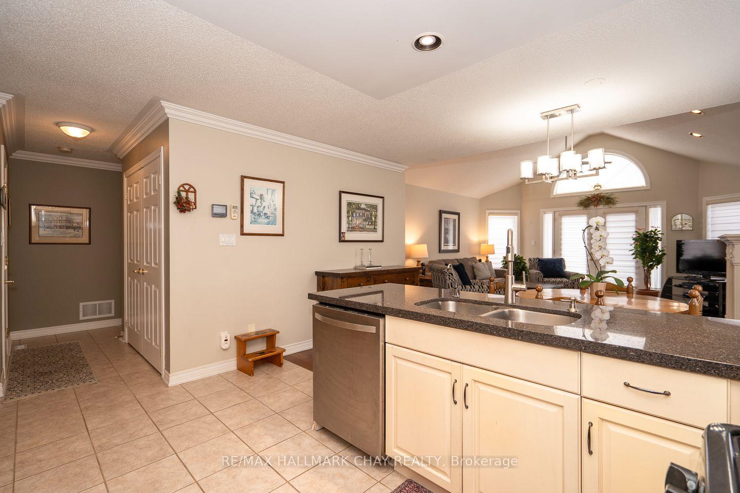 Photo 15 of 22 Artisan Lane, New Tecumseth, Alliston — HOMEH