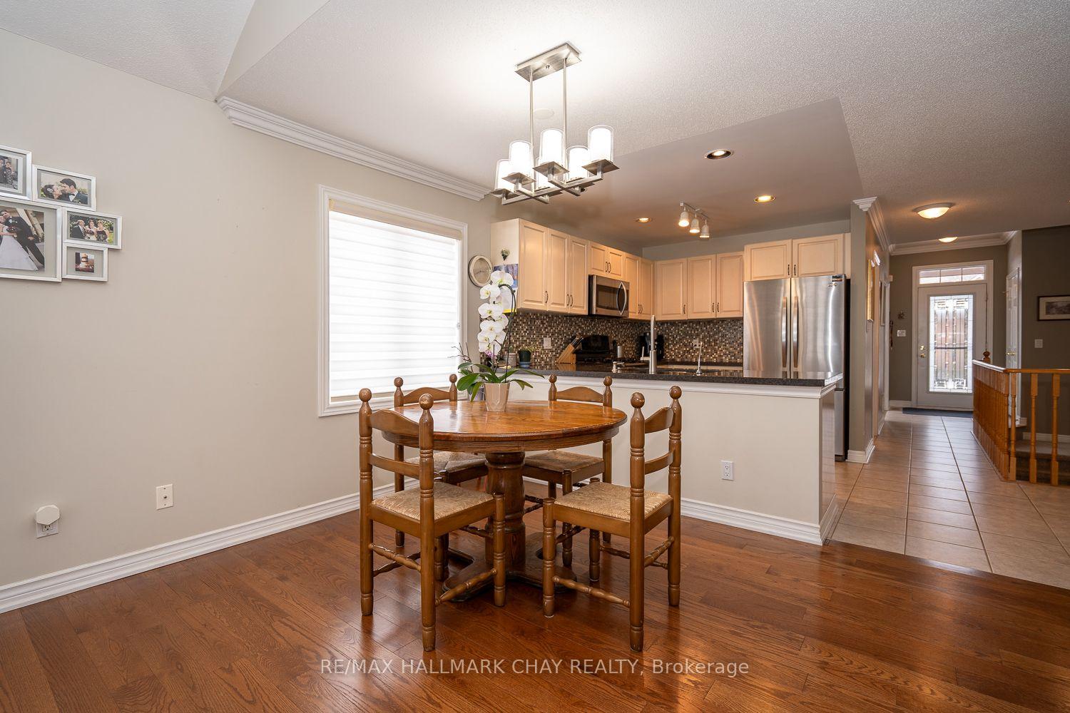 Photo 16 of 22 Artisan Lane, New Tecumseth, Alliston — HOMEH