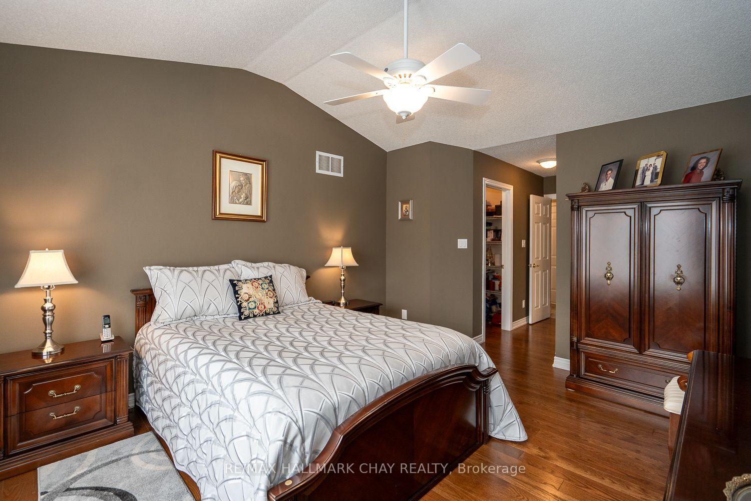 Photo 20 of 22 Artisan Lane, New Tecumseth, Alliston — HOMEH