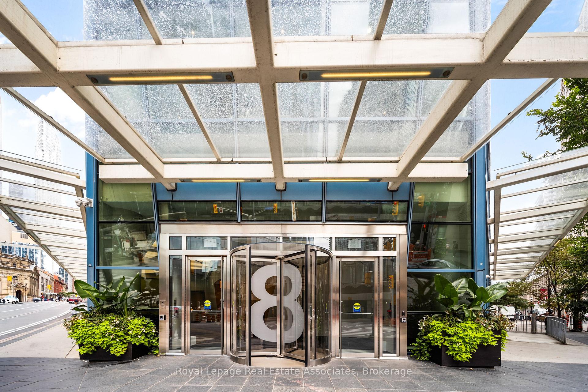 Photo 3 of Unit 507, 8 The Esplanade, Toronto, Waterfront Communities — HOMEH