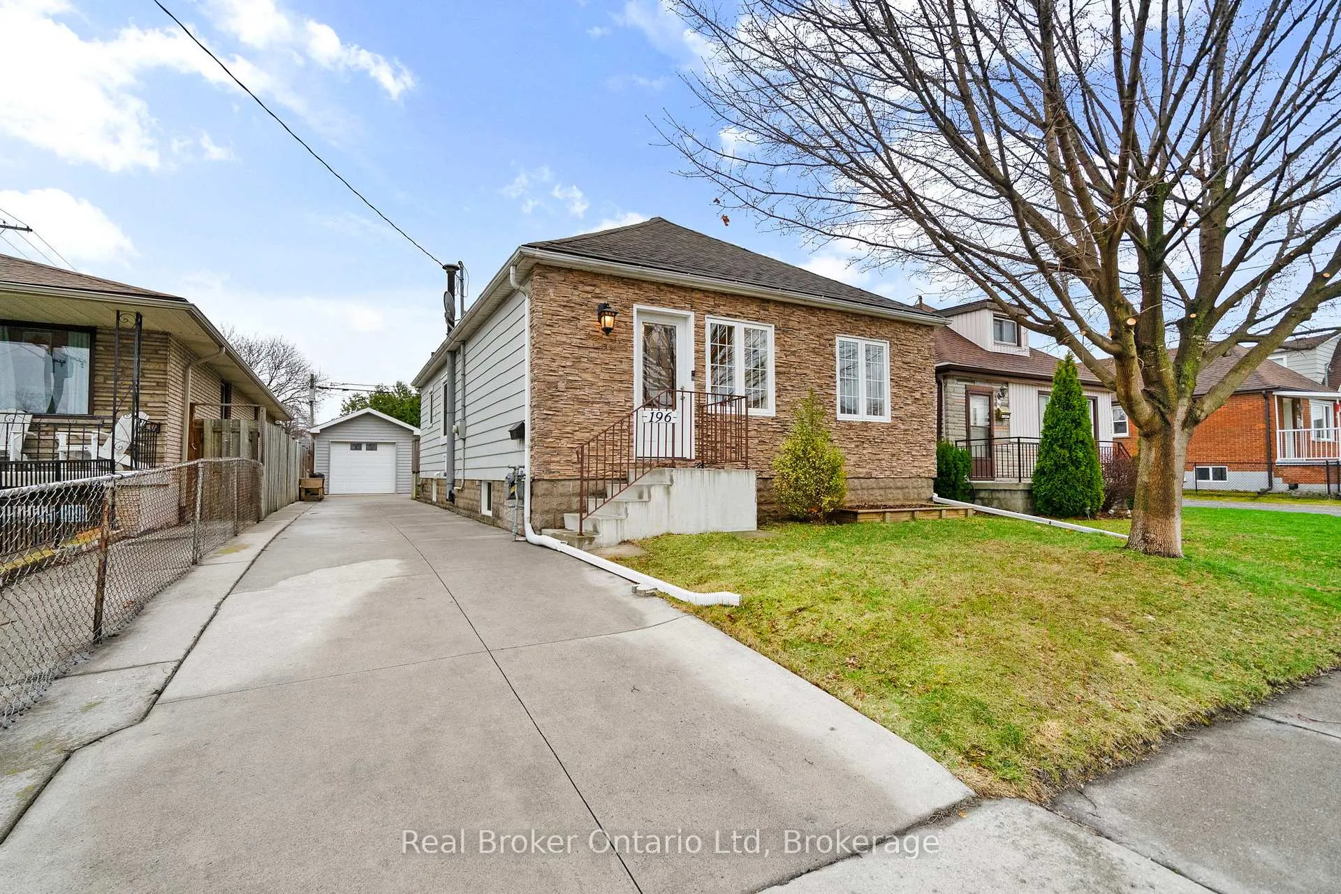 Photo 2 of 196 Ivon Avenue, Hamilton, Normanhurst — HOMEH