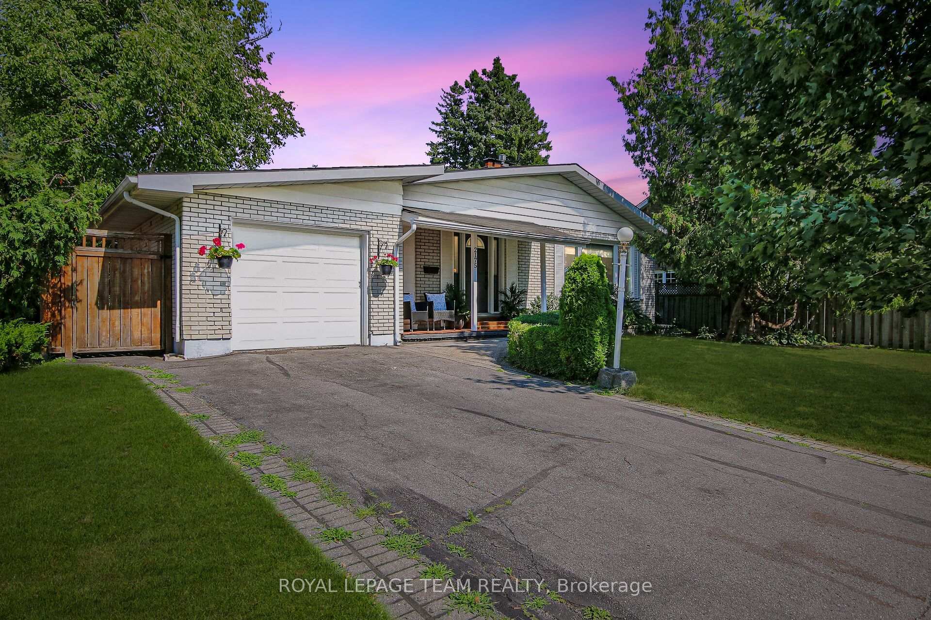Photo 1 of 2175 Audrey Avenue, Ottawa, Hawthorne Meadows — HOMEH