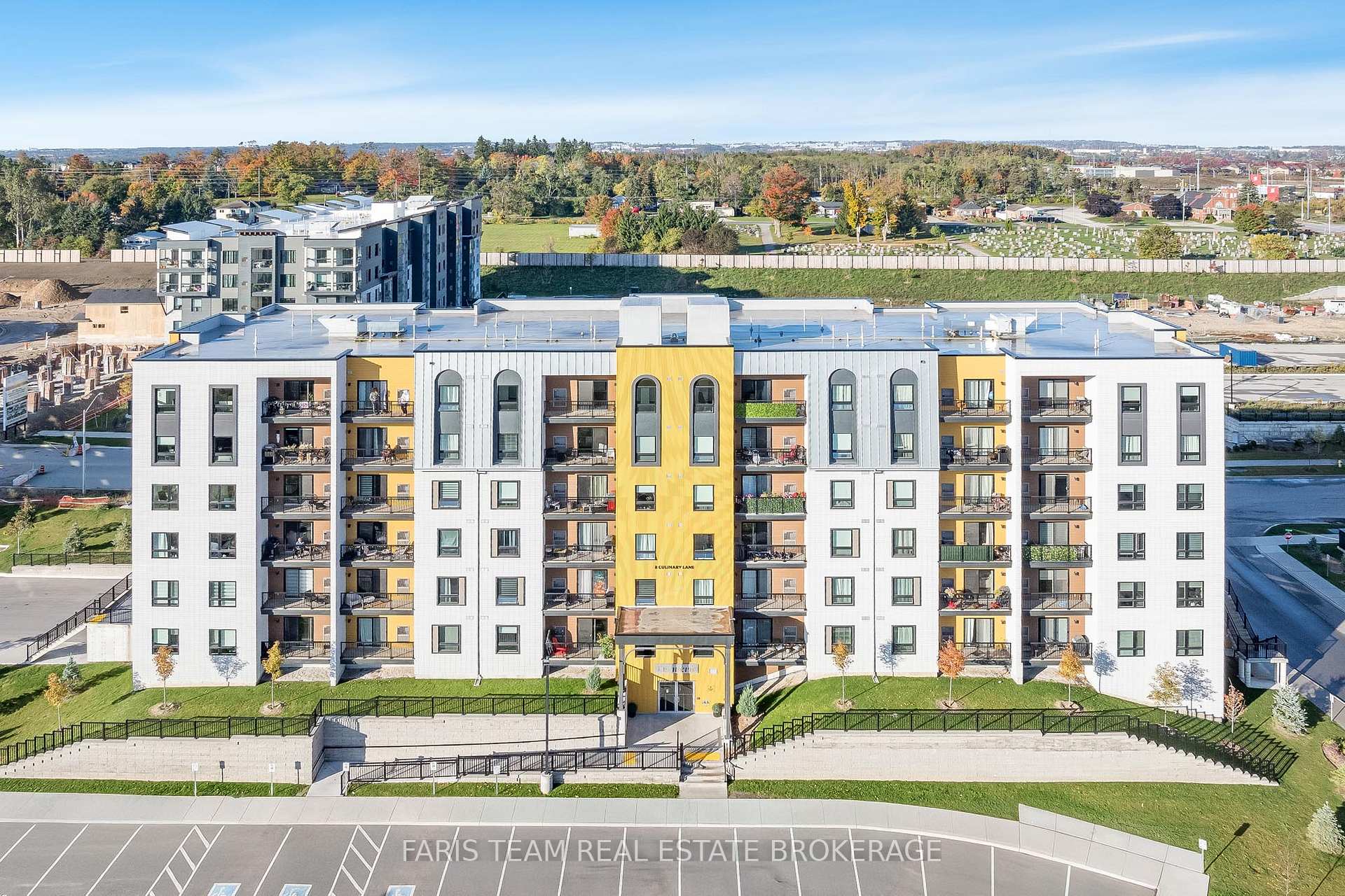 Photo 4 of Unit 102, 8 Culinary Lane, Barrie, Rural Barrie Southeast — HOMEH