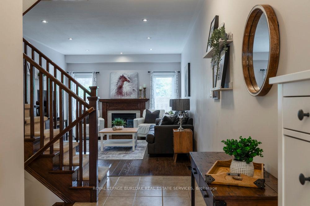 Photo 25 of Unit 29, 441 Stonehenge Drive, Hamilton, Meadowlands — HOMEH