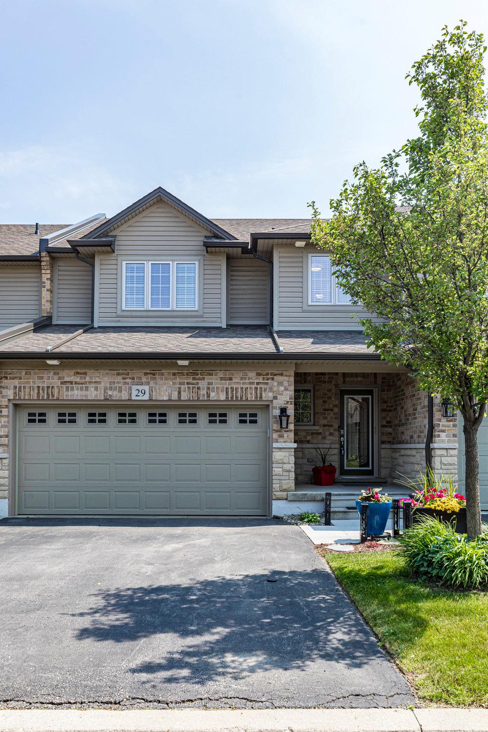Photo 3 of Unit 29, 441 Stonehenge Drive, Hamilton, Meadowlands — HOMEH