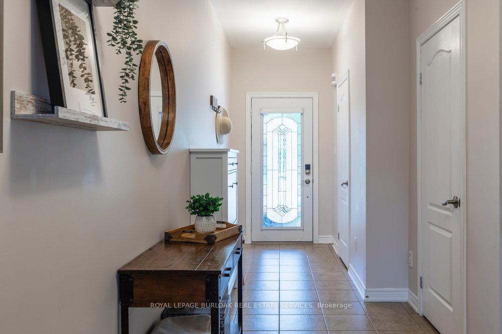 Photo 5 of Unit 29, 441 Stonehenge Drive, Hamilton, Meadowlands — HOMEH