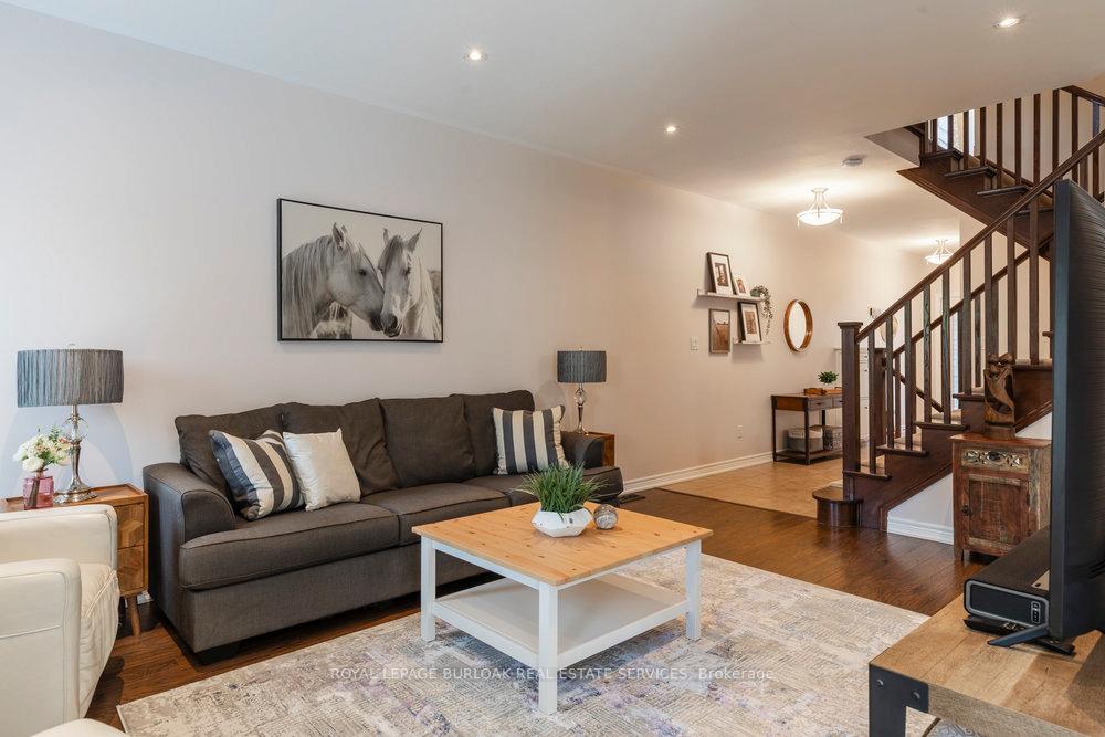 Photo 7 of Unit 29, 441 Stonehenge Drive, Hamilton, Meadowlands — HOMEH
