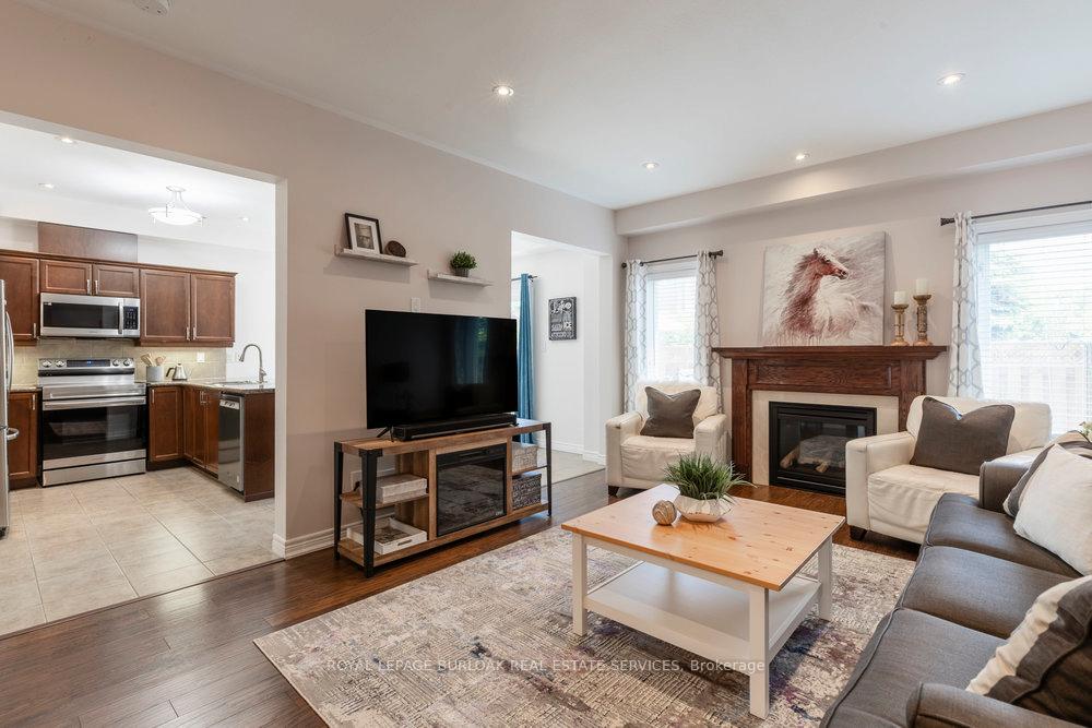 Photo 9 of Unit 29, 441 Stonehenge Drive, Hamilton, Meadowlands — HOMEH