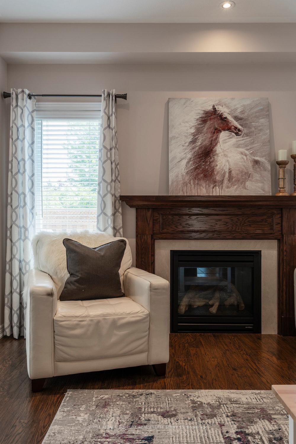 Photo 10 of Unit 29, 441 Stonehenge Drive, Hamilton, Meadowlands — HOMEH