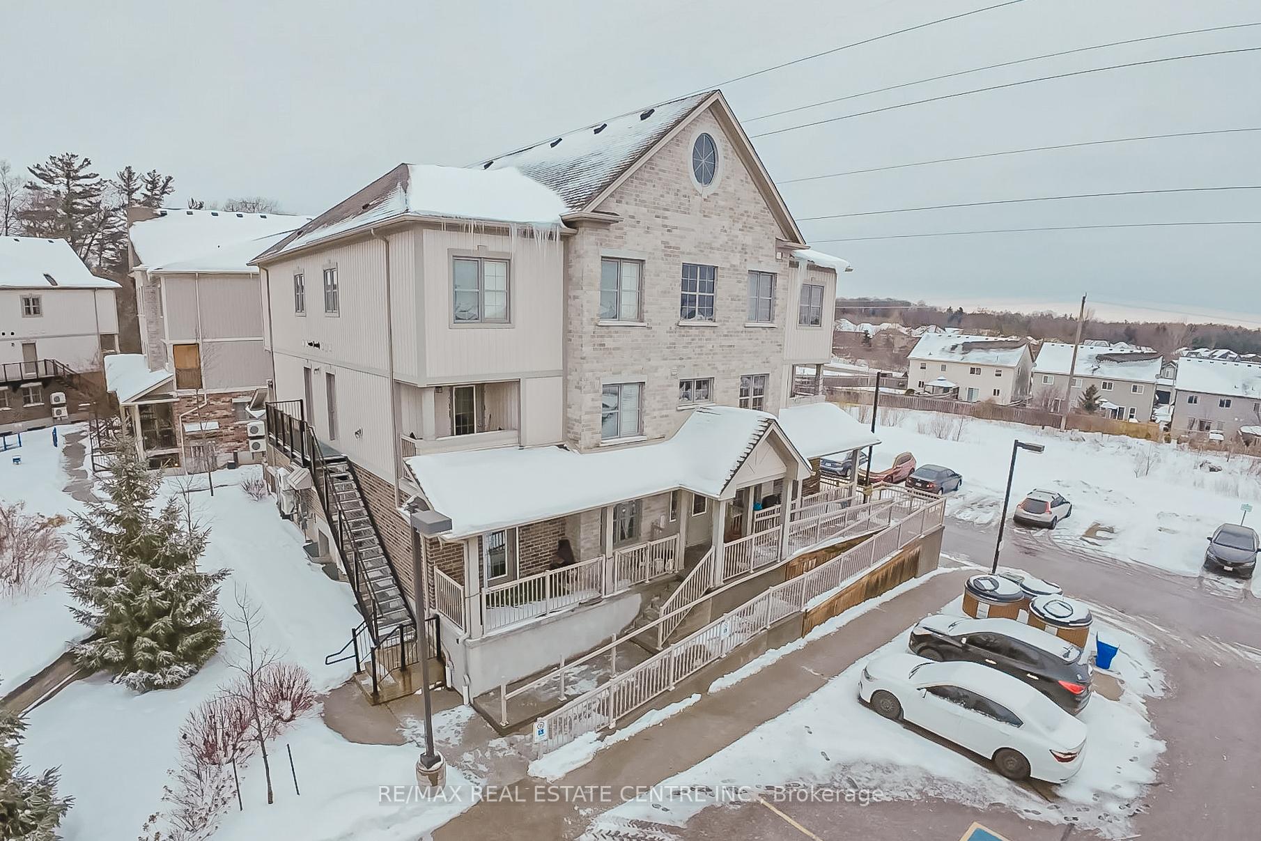 Photo 2 of Unit 3D, 255 Maitland Street, Kitchener — HOMEH