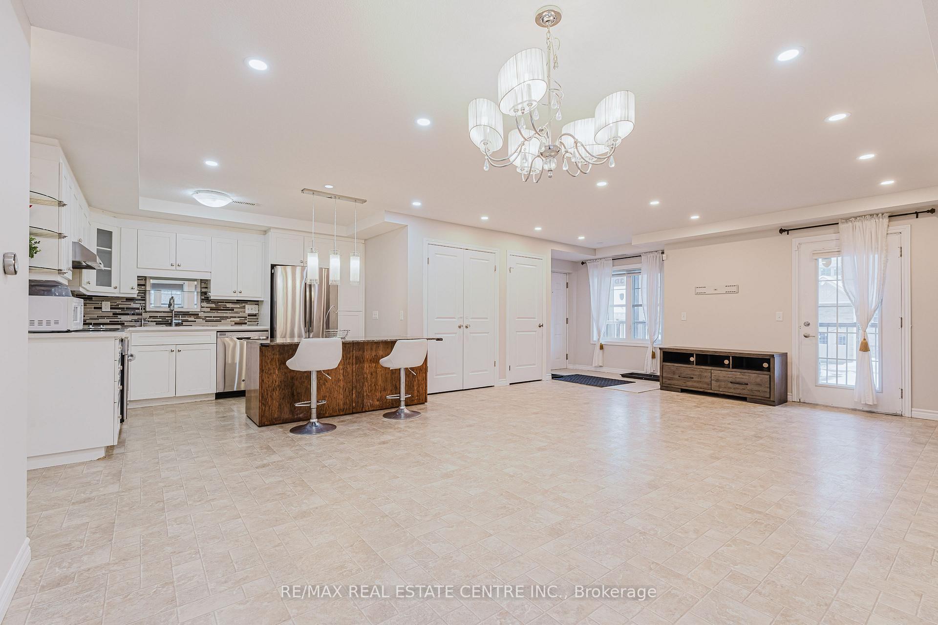 Photo 8 of Unit 3D, 255 Maitland Street, Kitchener — HOMEH