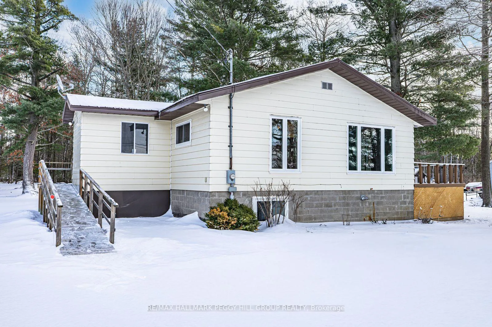 Front of 332 Baxter Loop Road