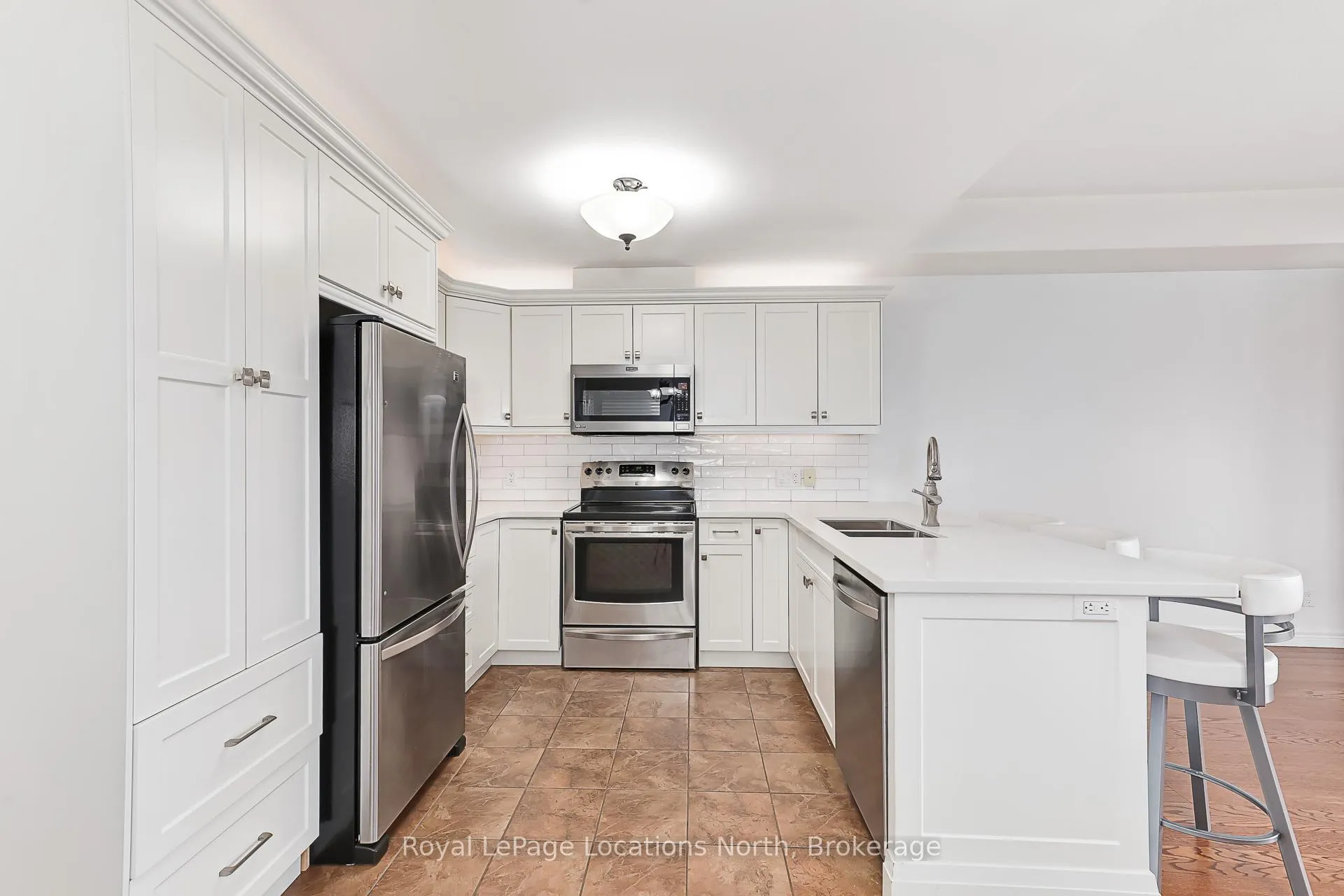 Photo 16 of Unit 303, 1 Chamberlain Crescent, Collingwood — HOMEH