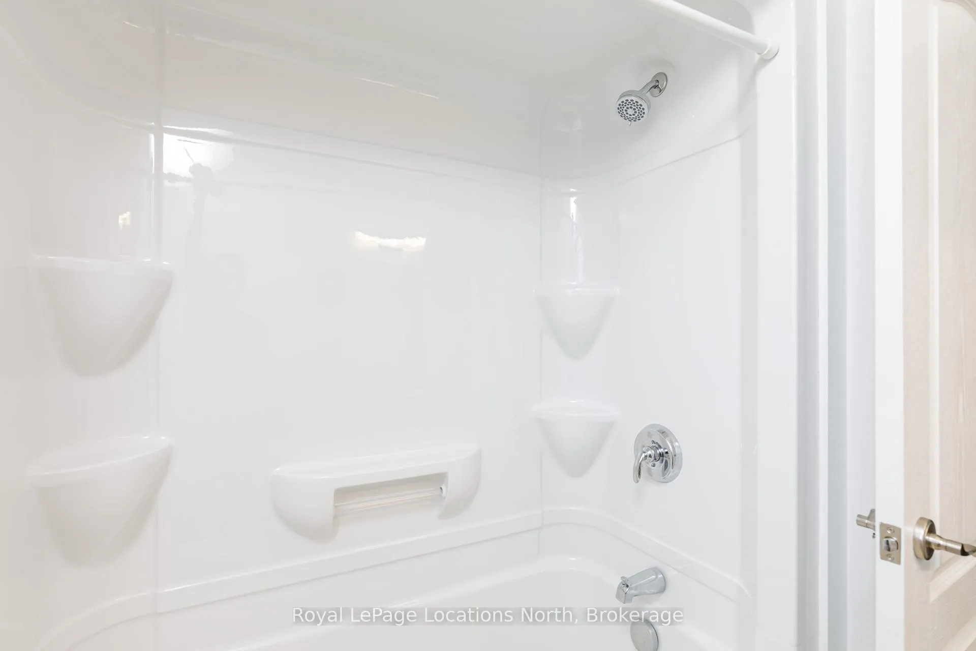 Photo 22 of Unit 303, 1 Chamberlain Crescent, Collingwood — HOMEH