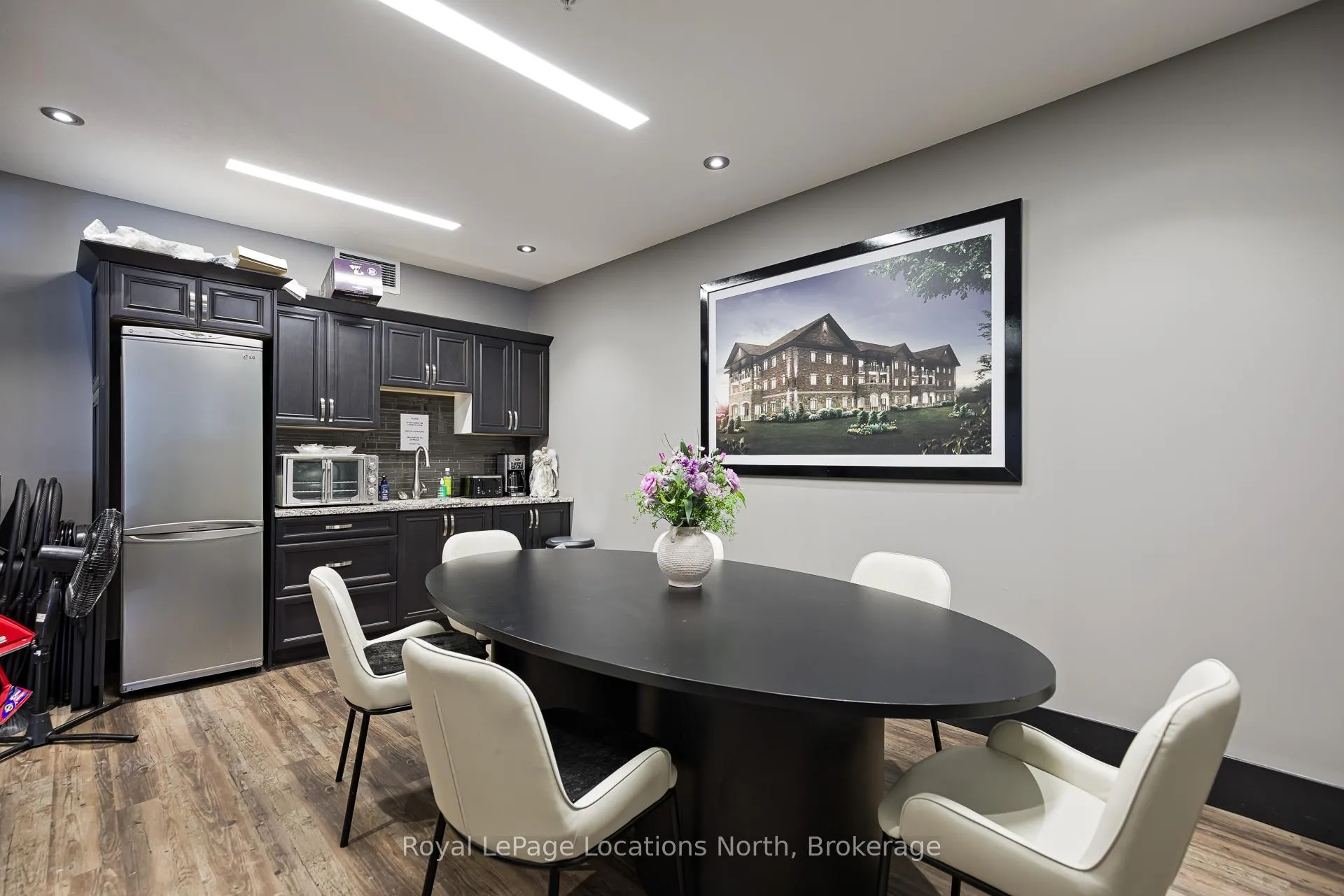 Photo 24 of Unit 303, 1 Chamberlain Crescent, Collingwood — HOMEH