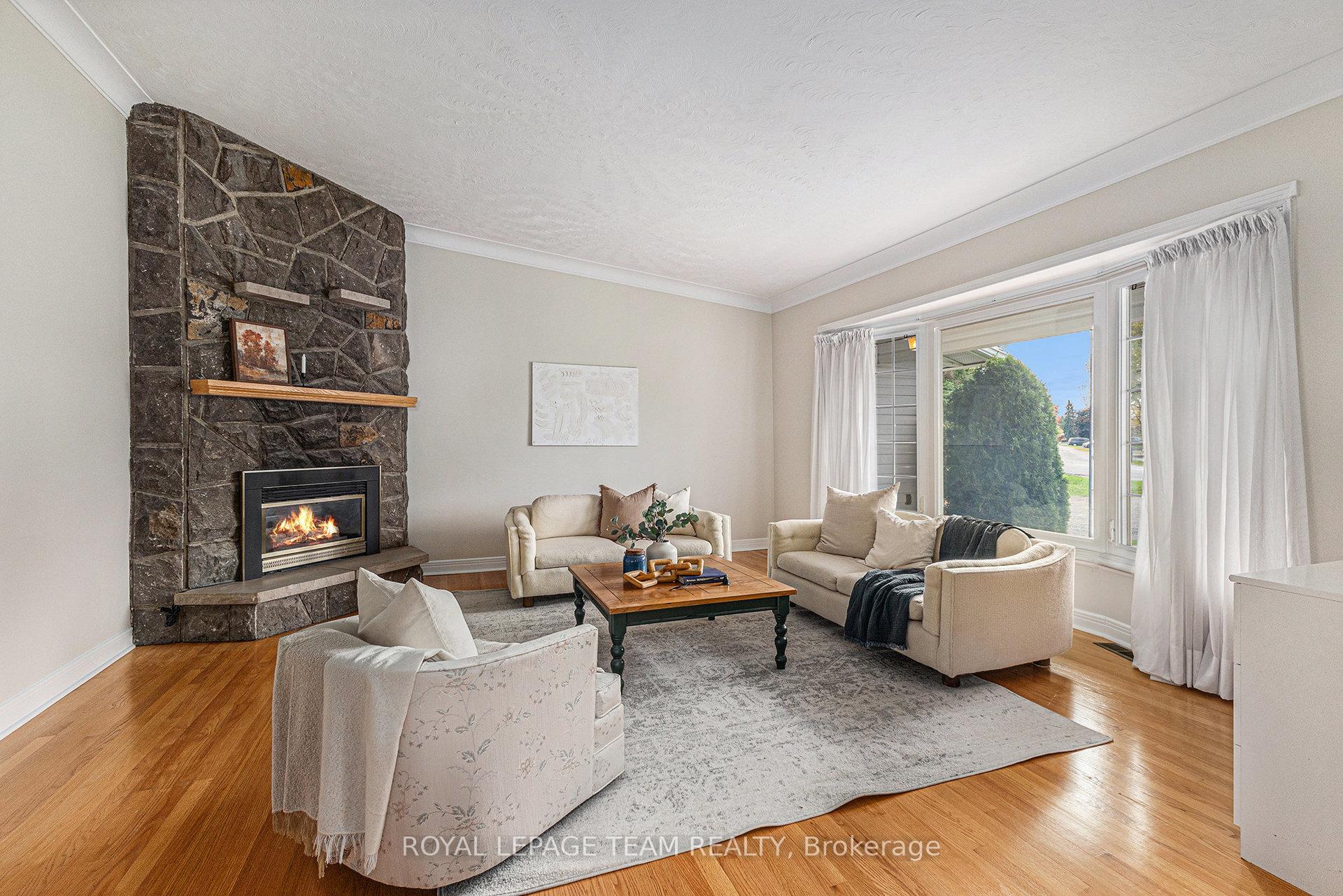 Photo 12 of 11 Horner Drive, Ottawa, Lakeview Park — HOMEH