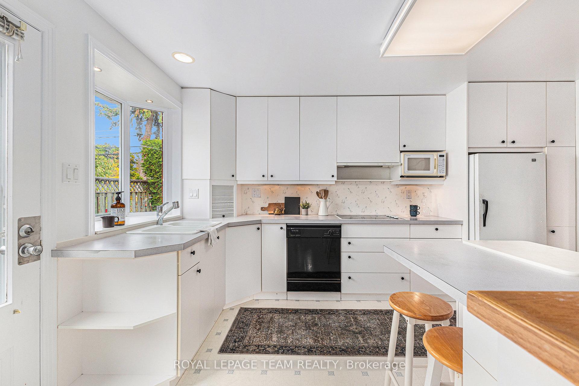 Photo 9 of 11 Horner Drive, Ottawa, Lakeview Park — HOMEH