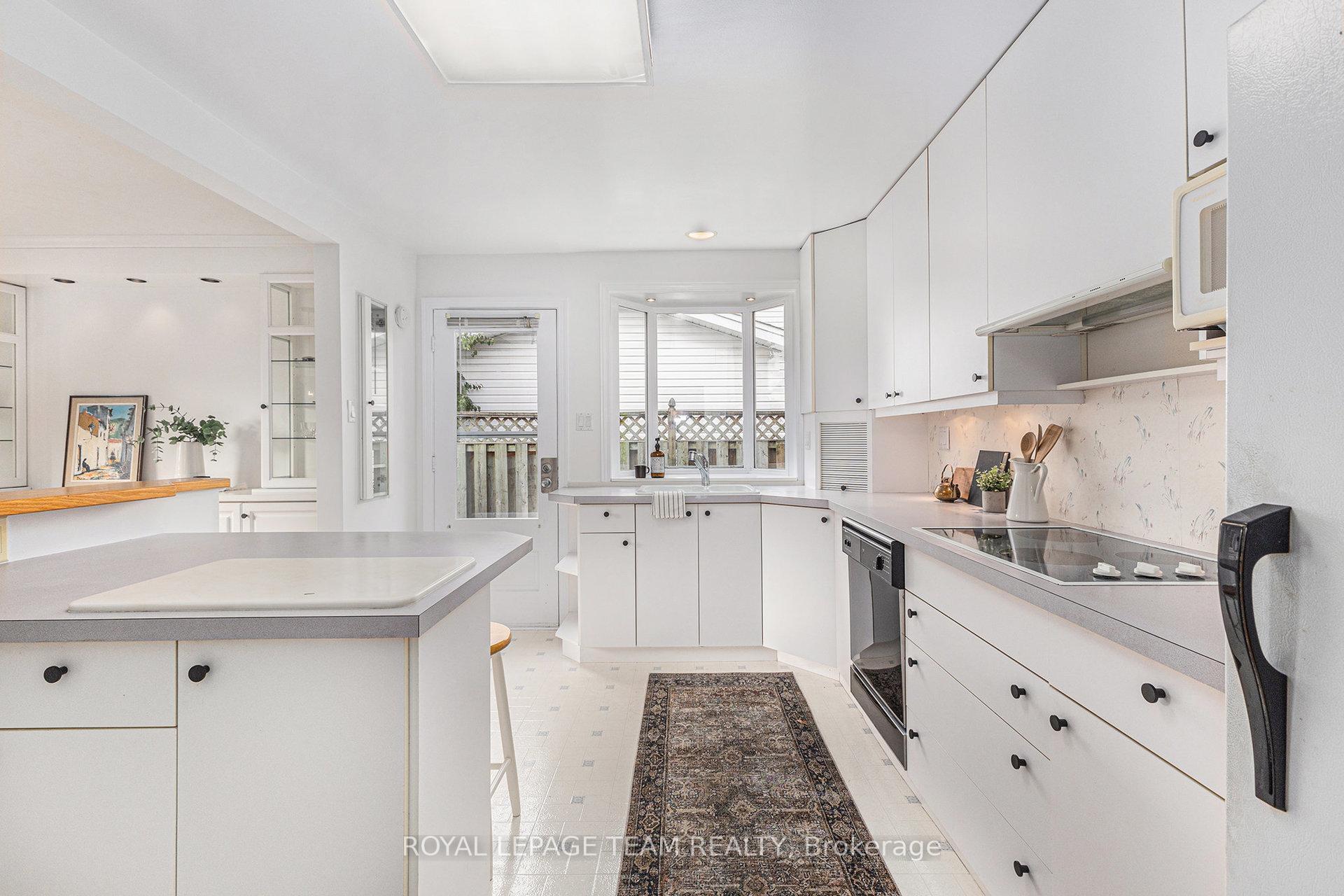 Photo 10 of 11 Horner Drive, Ottawa, Lakeview Park — HOMEH