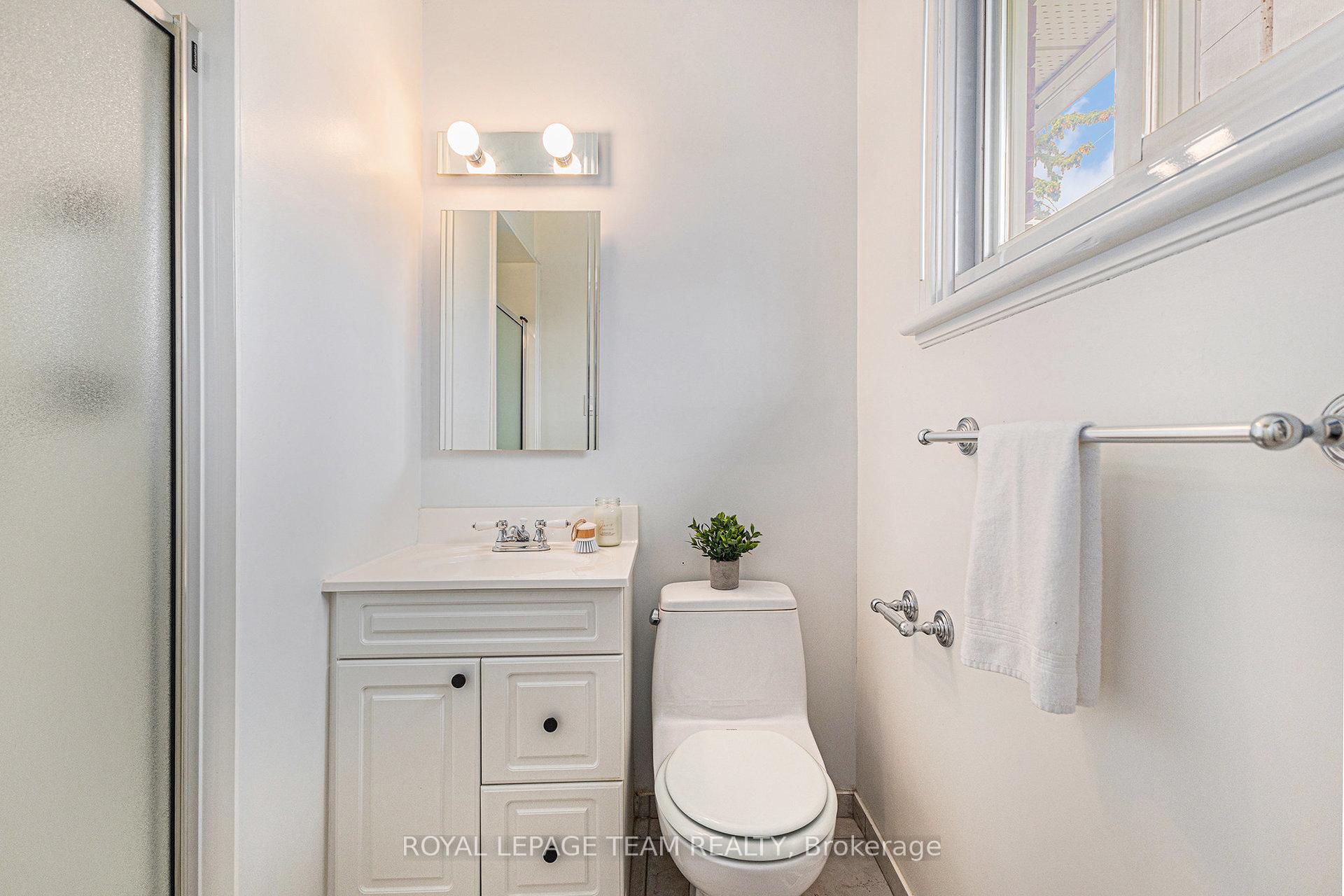 Photo 11 of 11 Horner Drive, Ottawa, Lakeview Park — HOMEH
