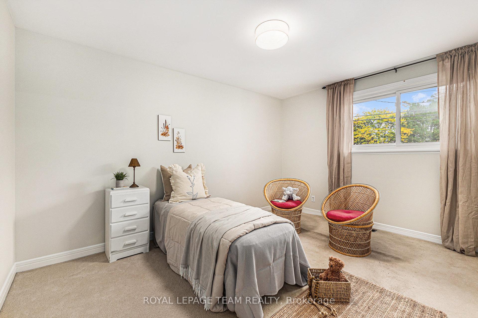 Photo 16 of 11 Horner Drive, Ottawa, Lakeview Park — HOMEH