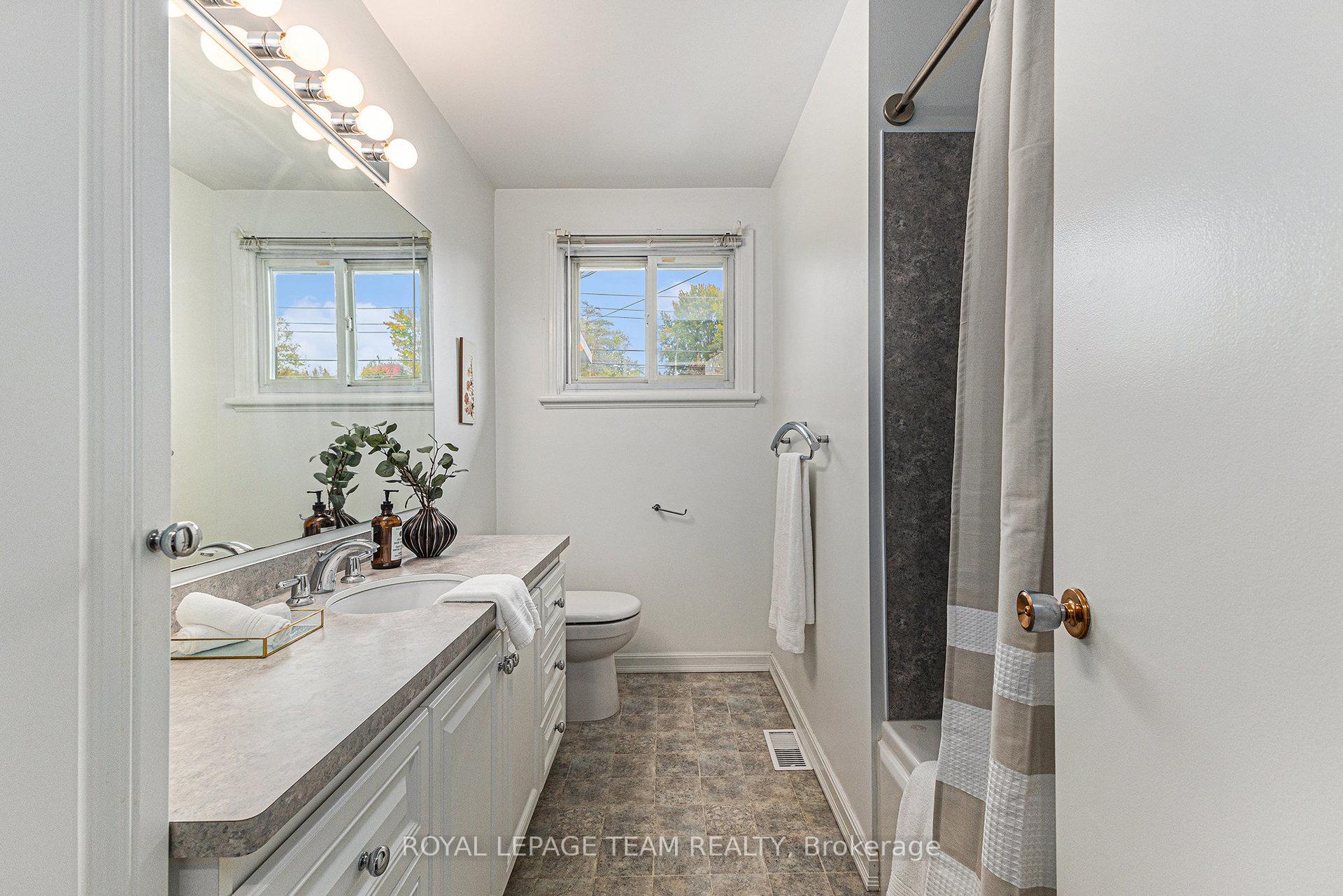 Photo 19 of 11 Horner Drive, Ottawa, Lakeview Park — HOMEH
