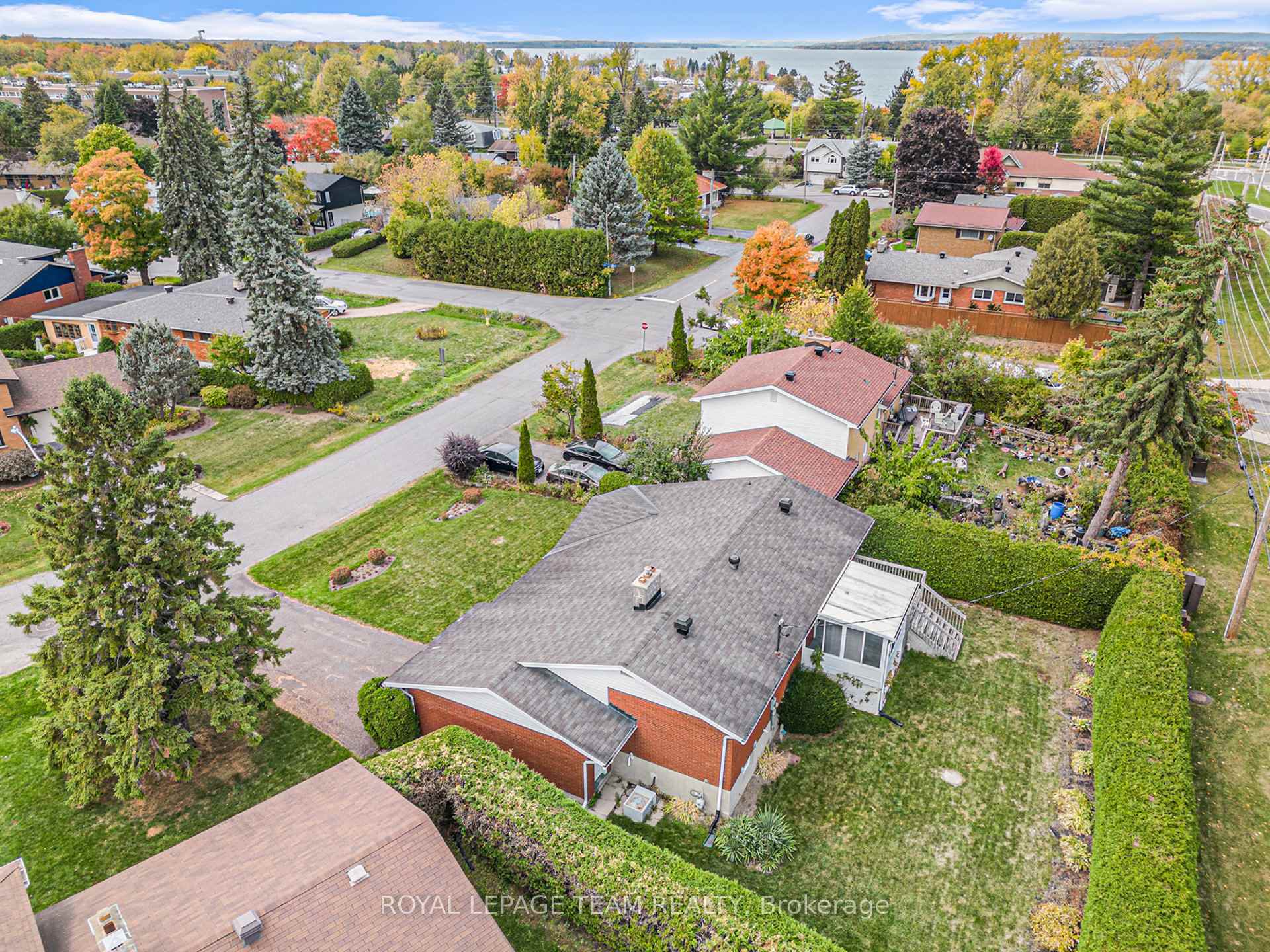 Photo 28 of 11 Horner Drive, Ottawa, Lakeview Park — HOMEH