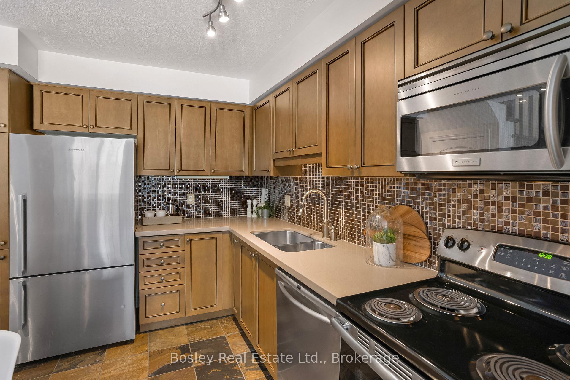 Photo 4 of 41 Silver Glen Boulevard, Collingwood — HOMEH
