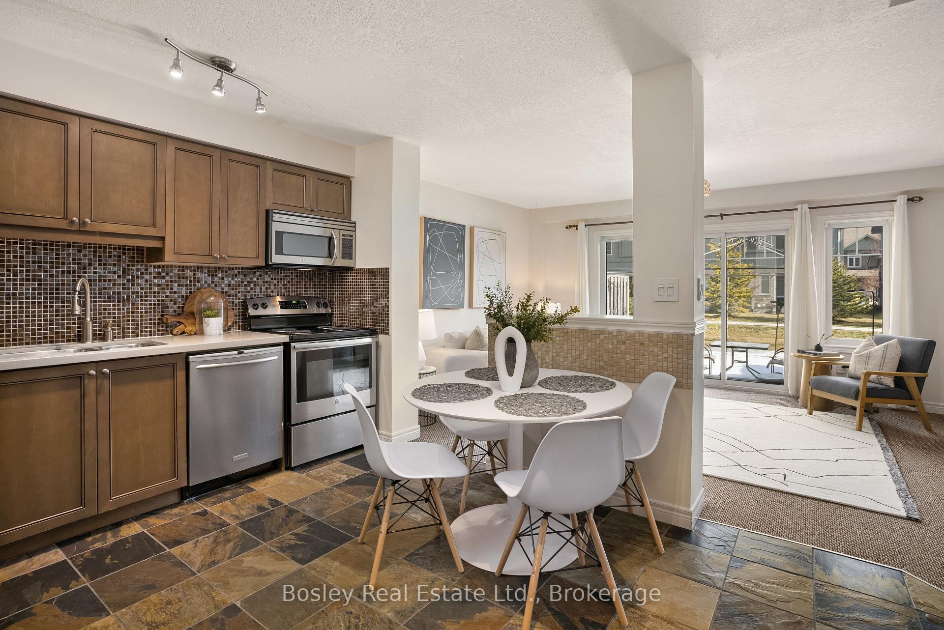 Photo 6 of 41 Silver Glen Boulevard, Collingwood — HOMEH