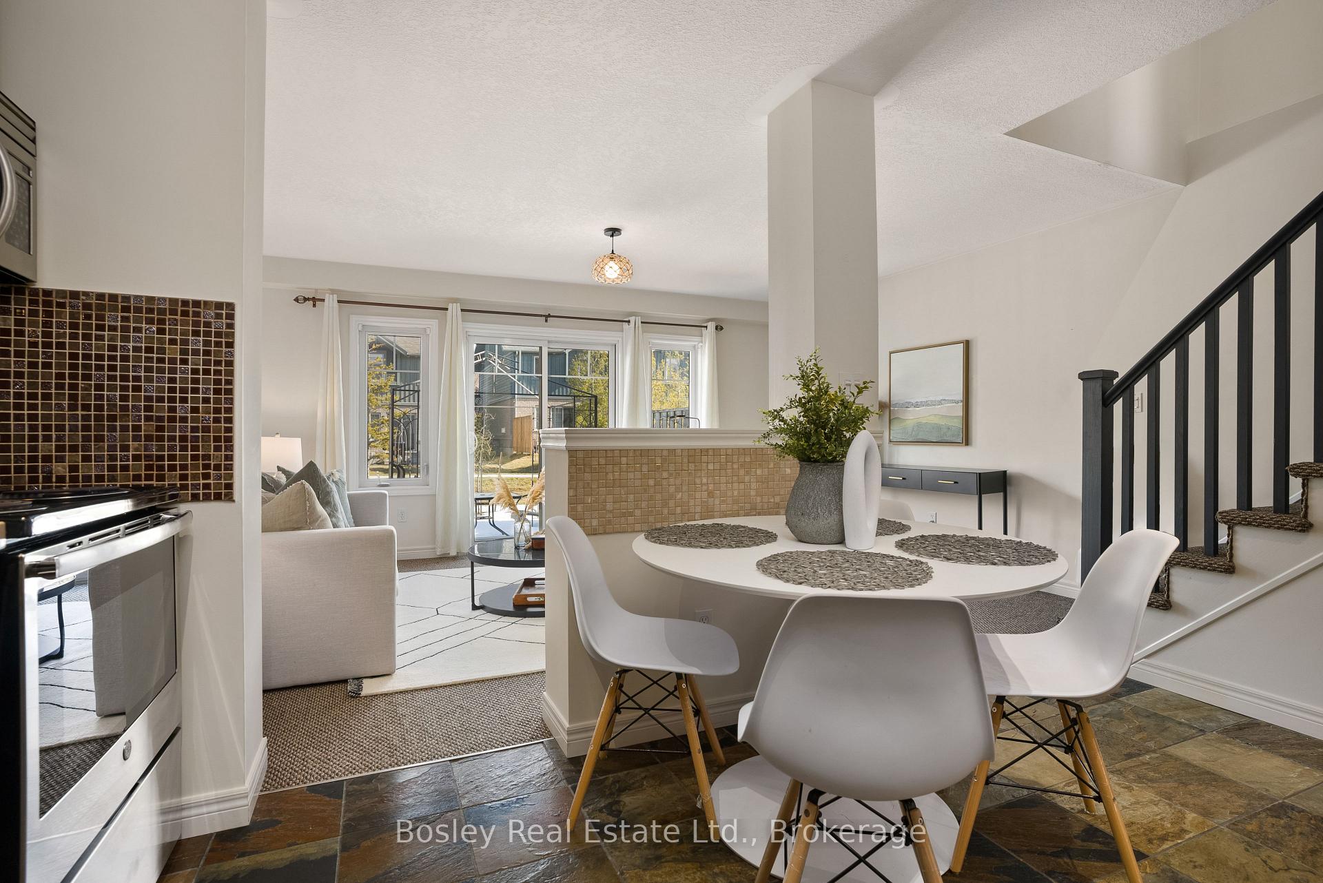 Photo 7 of 41 Silver Glen Boulevard, Collingwood — HOMEH