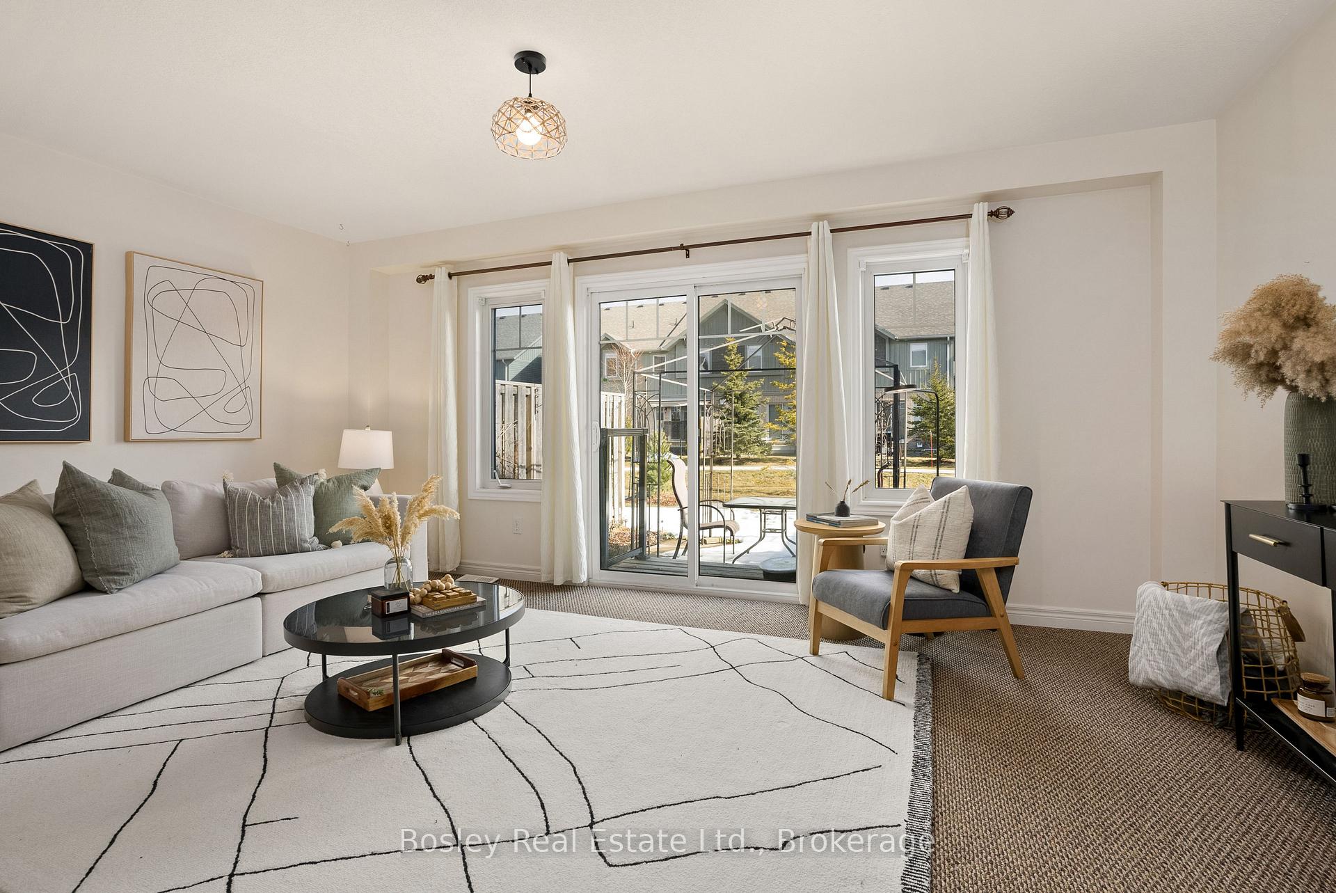 Photo 9 of 41 Silver Glen Boulevard, Collingwood — HOMEH