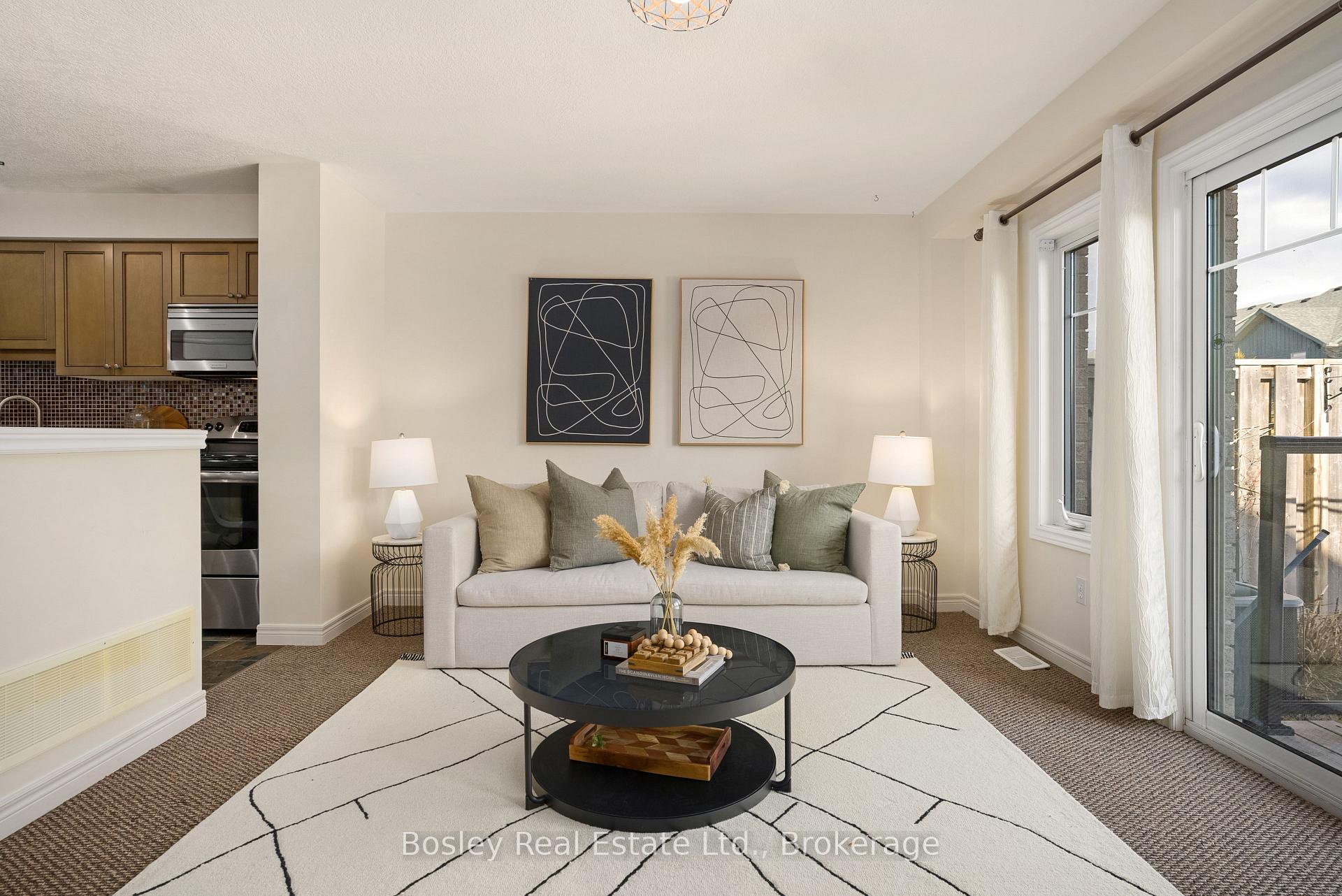 Photo 10 of 41 Silver Glen Boulevard, Collingwood — HOMEH