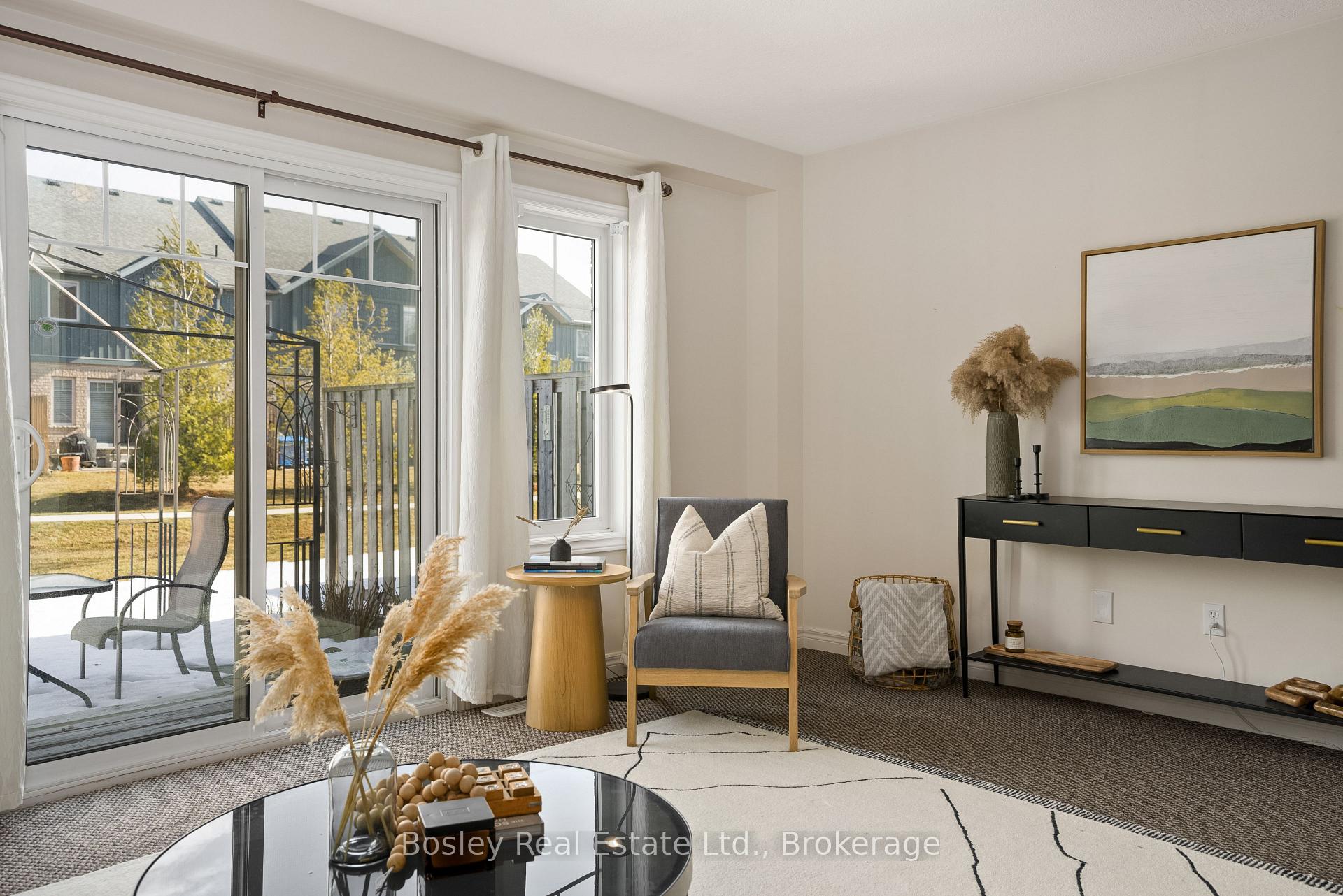 Photo 12 of 41 Silver Glen Boulevard, Collingwood — HOMEH