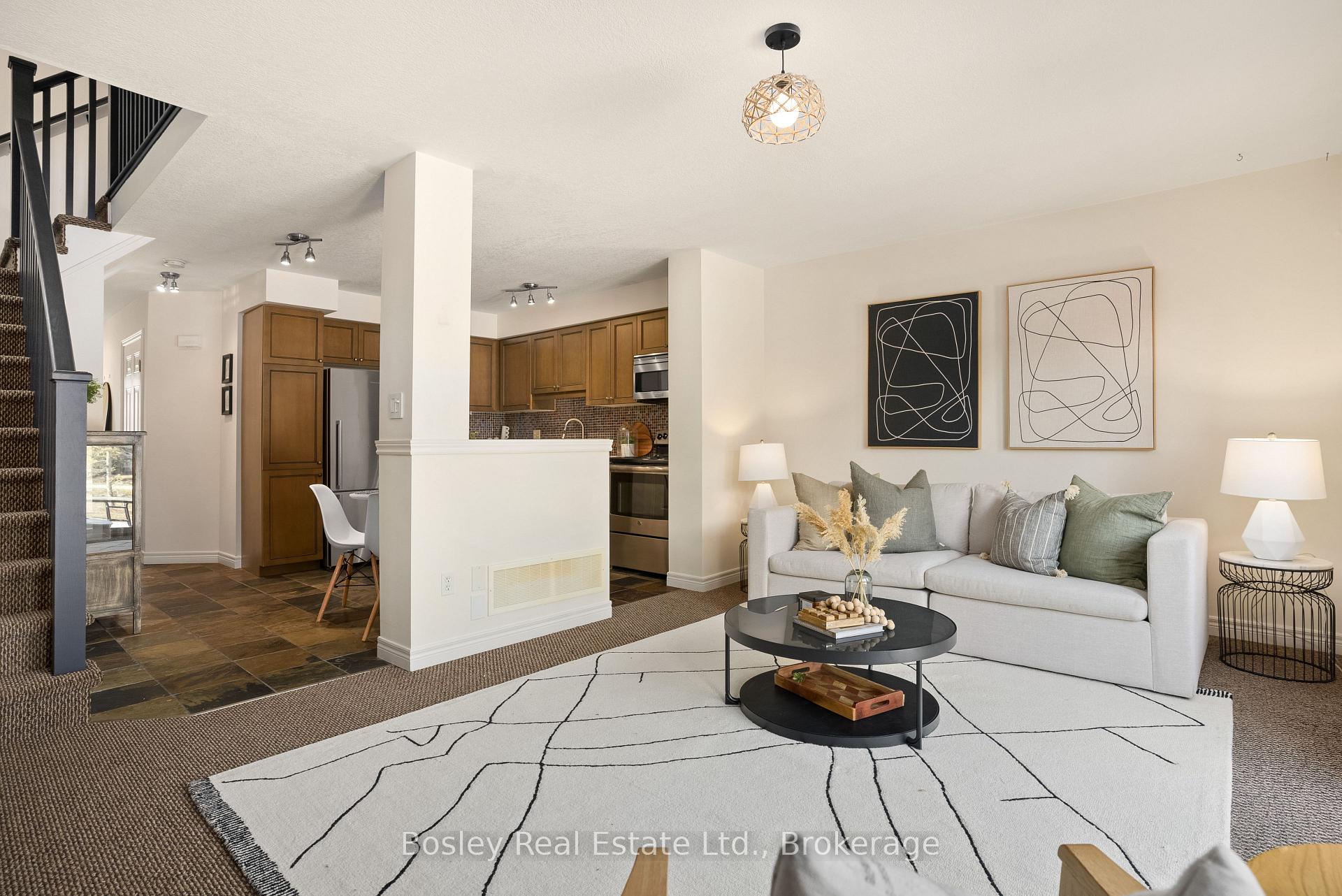 Photo 13 of 41 Silver Glen Boulevard, Collingwood — HOMEH
