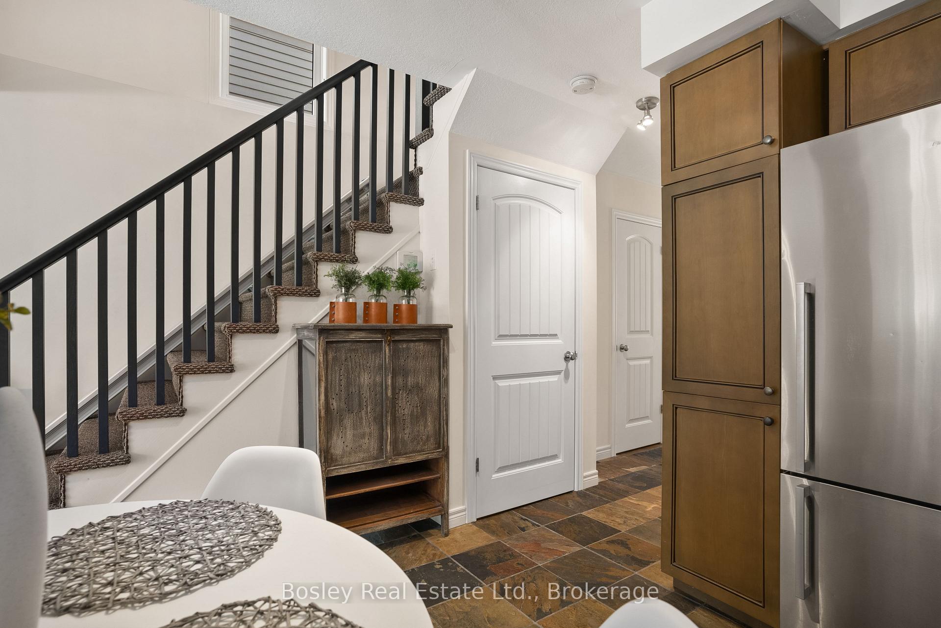 Photo 14 of 41 Silver Glen Boulevard, Collingwood — HOMEH