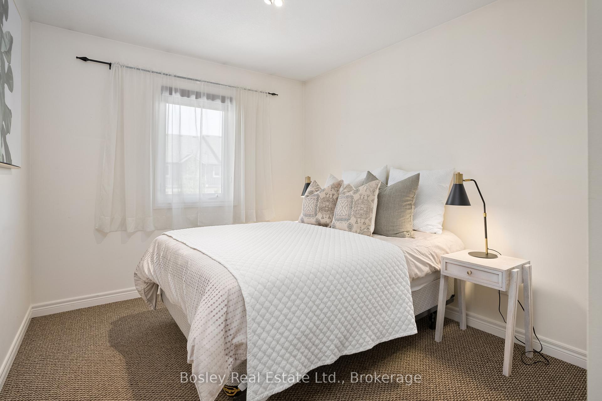 Photo 19 of 41 Silver Glen Boulevard, Collingwood — HOMEH