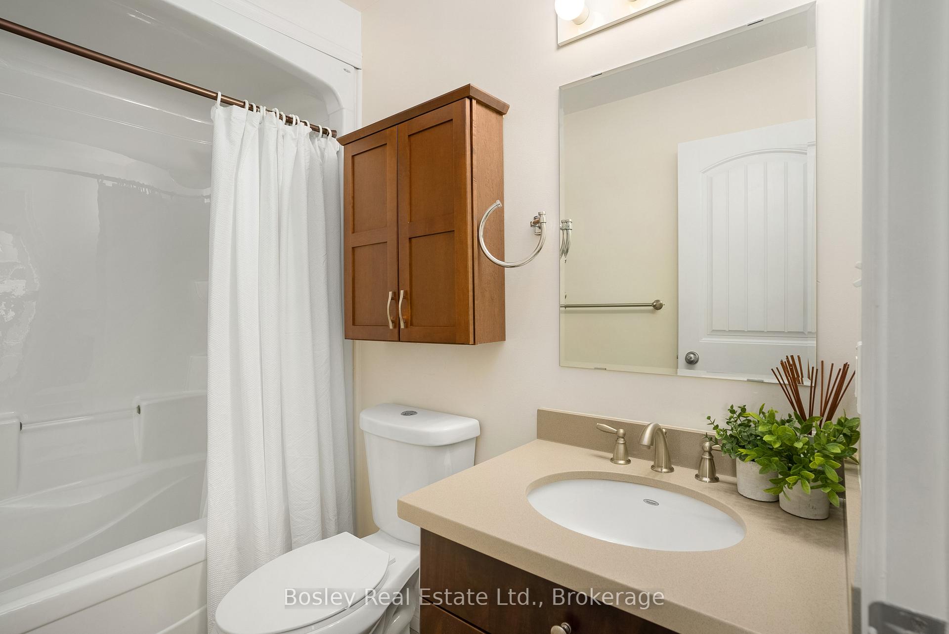 Photo 20 of 41 Silver Glen Boulevard, Collingwood — HOMEH