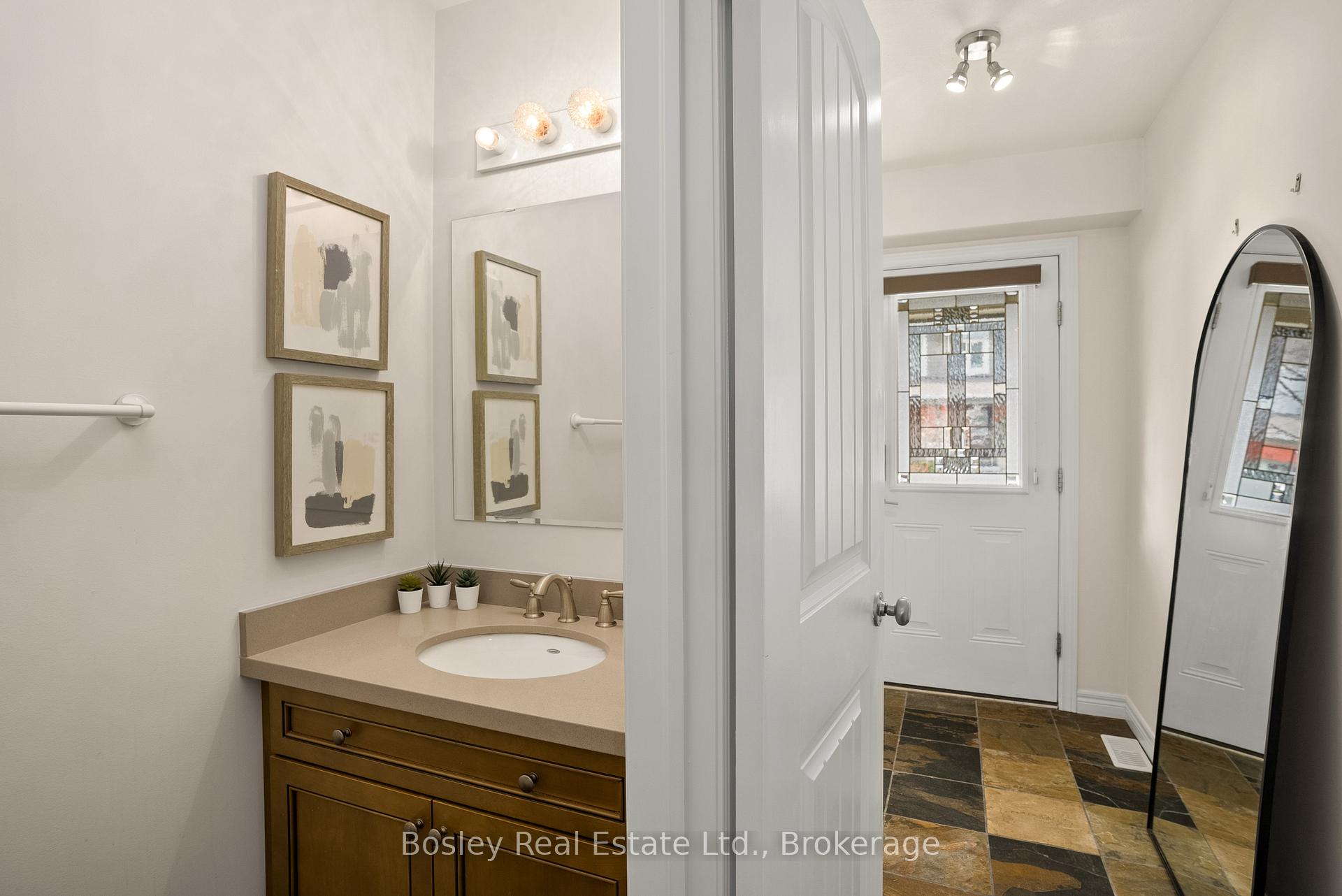 Photo 23 of 41 Silver Glen Boulevard, Collingwood — HOMEH