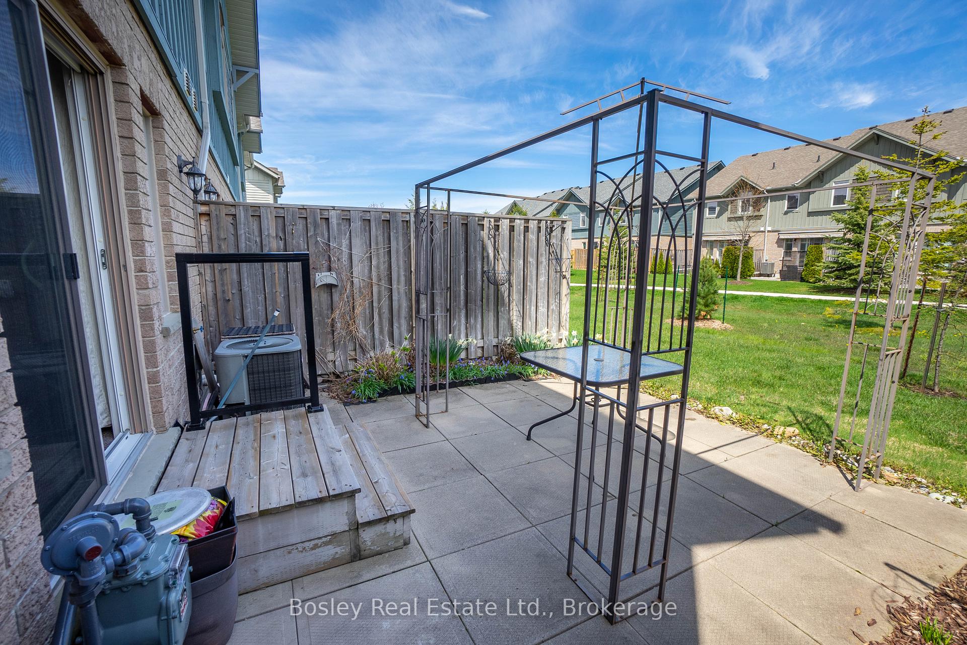 Photo 26 of 41 Silver Glen Boulevard, Collingwood — HOMEH