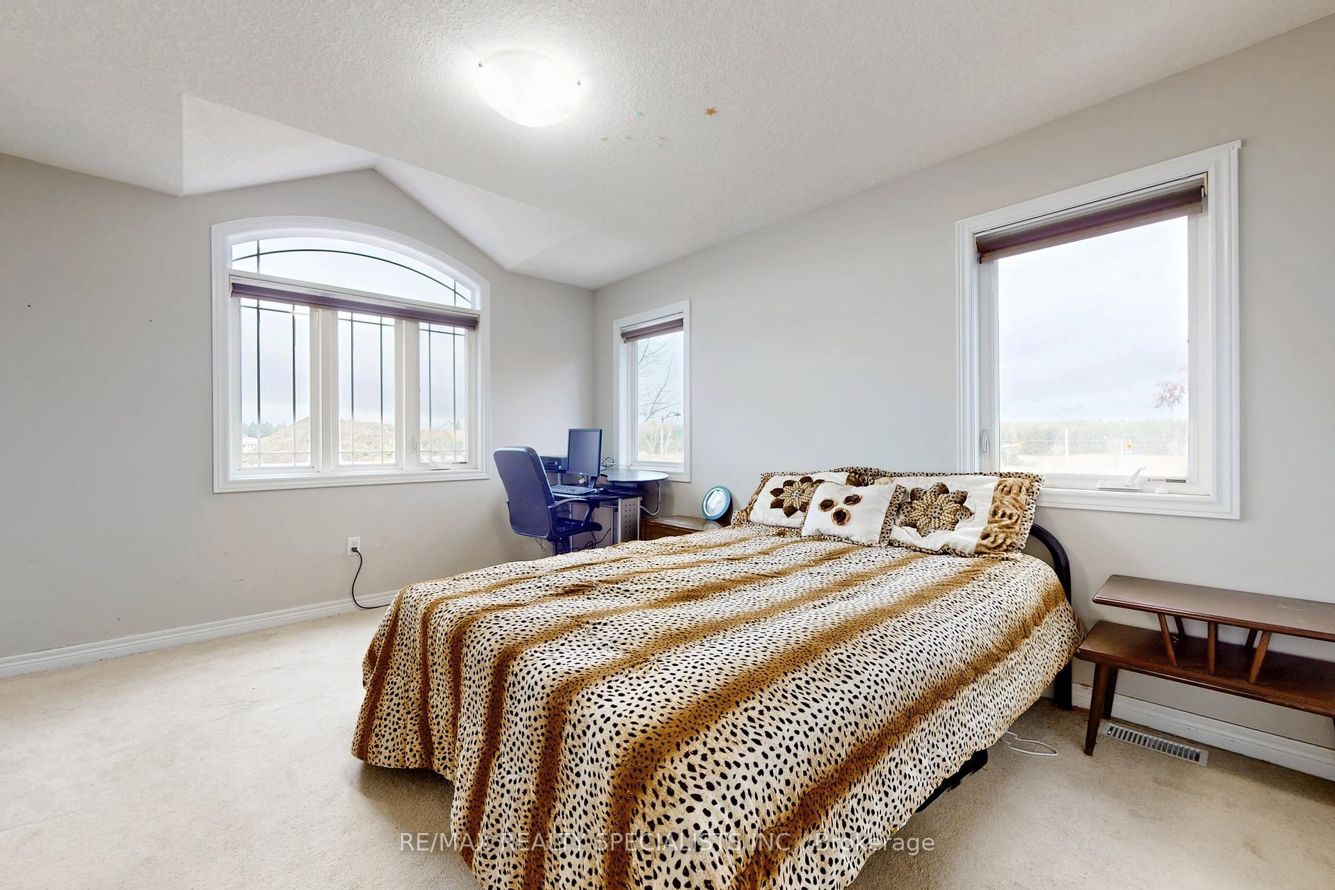 Photo 23 of Unit 21, 355 Macalister Boulevard, Guelph, Kortright East — HOMEH