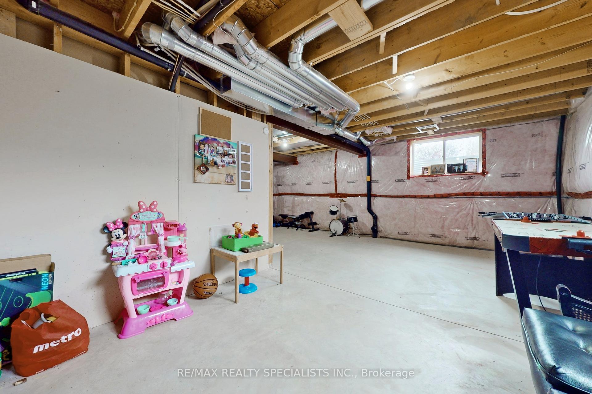 Photo 28 of Unit 21, 355 Macalister Boulevard, Guelph, Kortright East — HOMEH