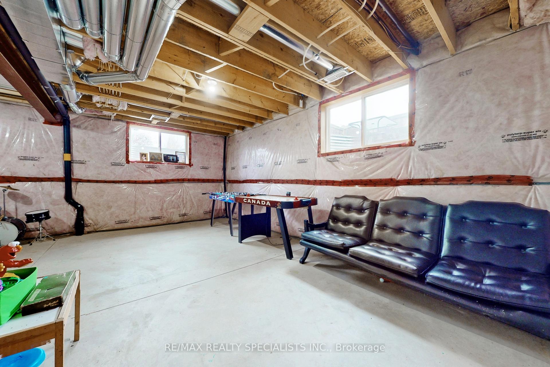 Photo 32 of Unit 21, 355 Macalister Boulevard, Guelph, Kortright East — HOMEH