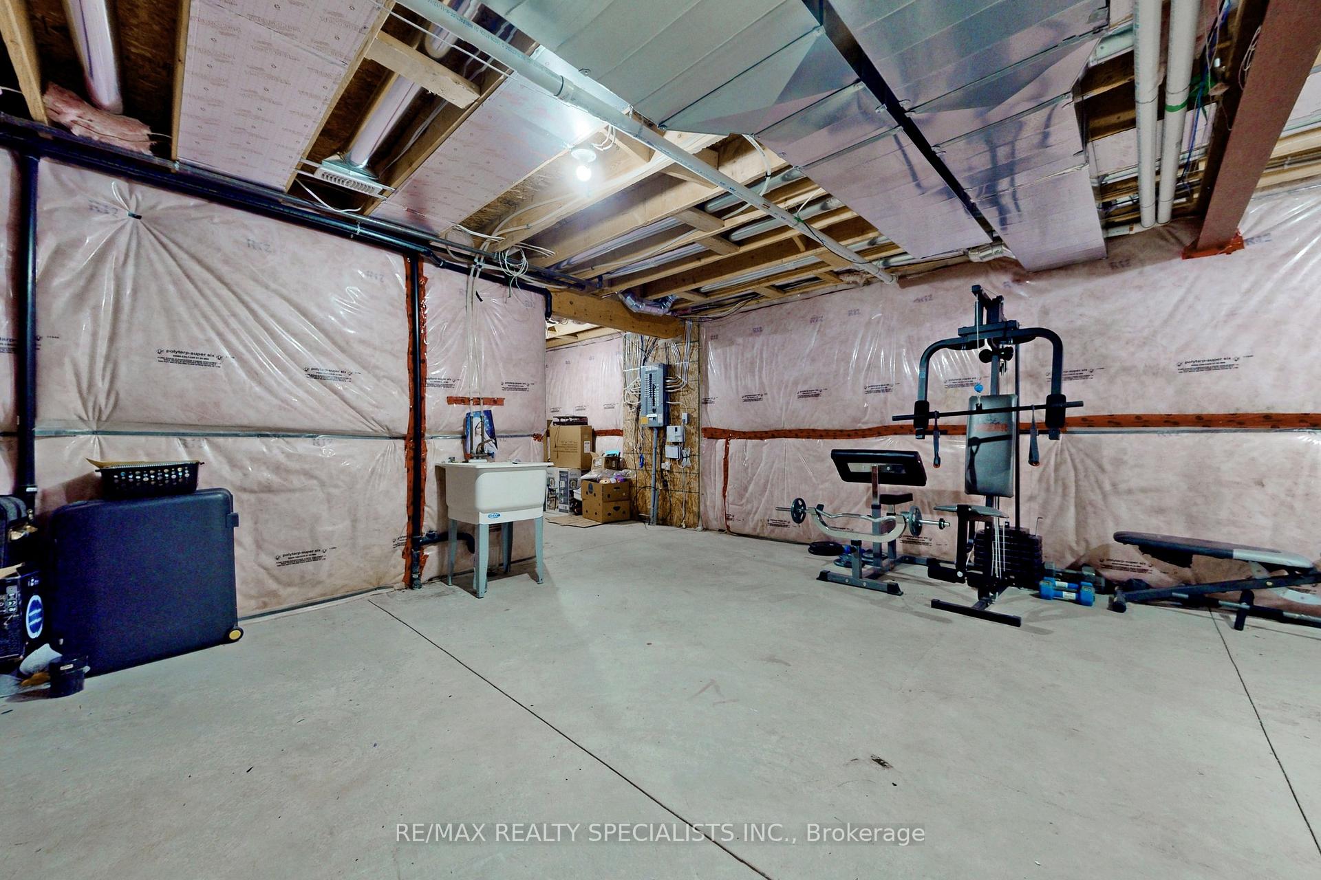 Photo 33 of Unit 21, 355 Macalister Boulevard, Guelph, Kortright East — HOMEH