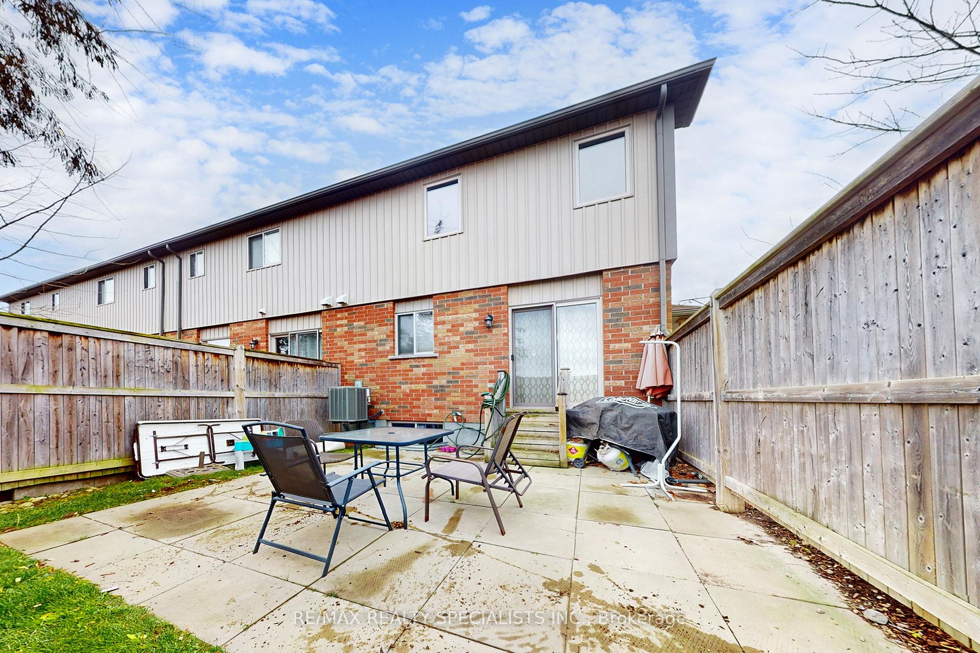 Photo 36 of Unit 21, 355 Macalister Boulevard, Guelph, Kortright East — HOMEH