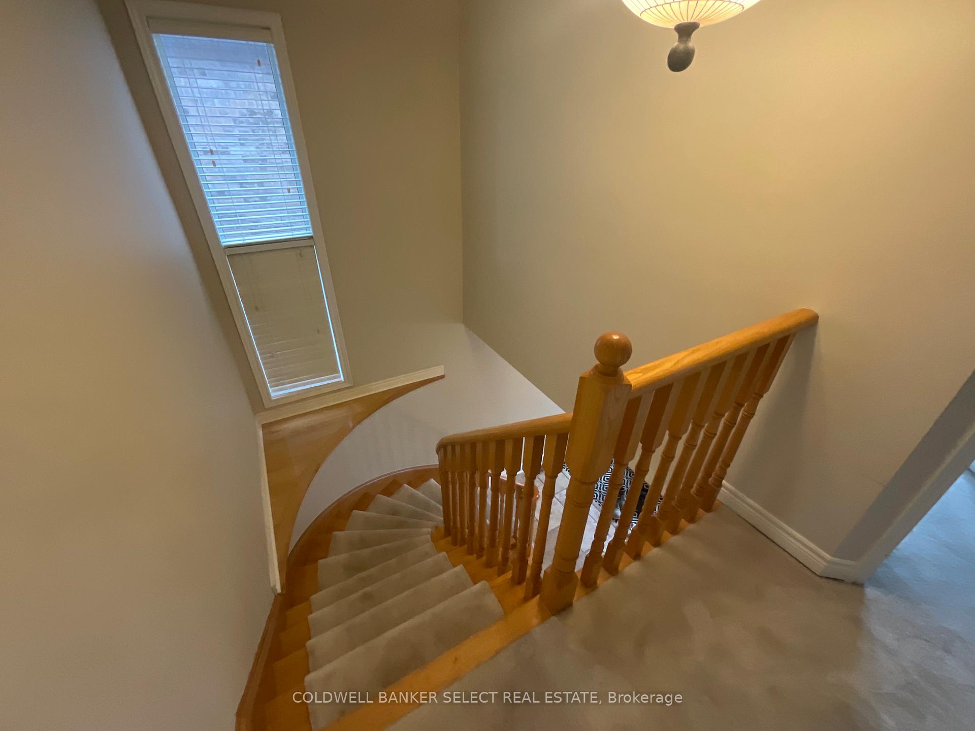 Photo 3 of 11 Shangrila Terrace, Caledon, Bolton West — HOMEH