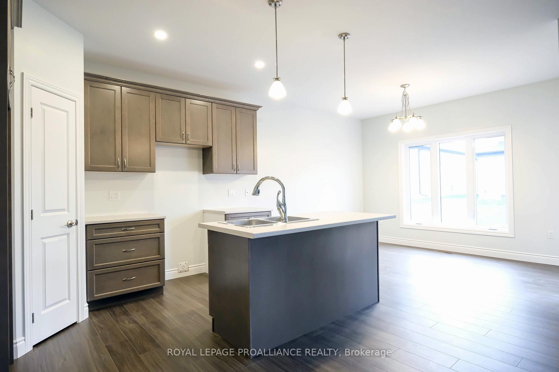 Photo 3 of 51 Redwood Drive, Belleville, Thurlow Ward — HOMEH