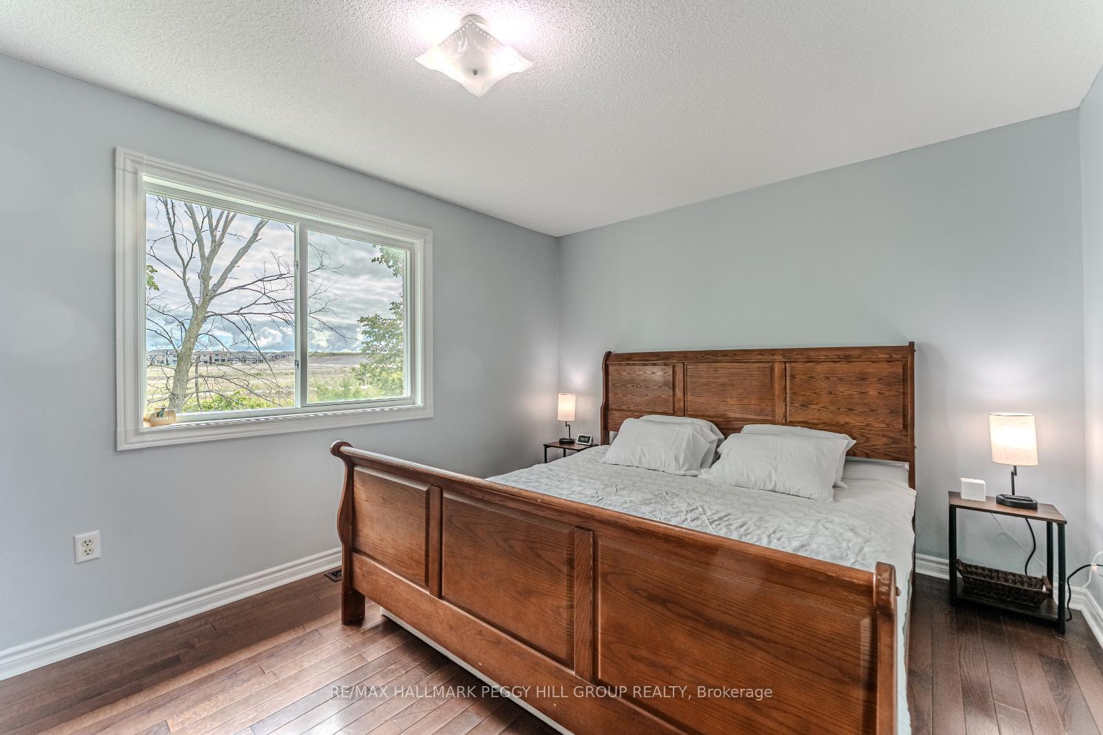 Photo 13 of 17 Bartor Boulevard, Barrie, Painswick South — HOMEH