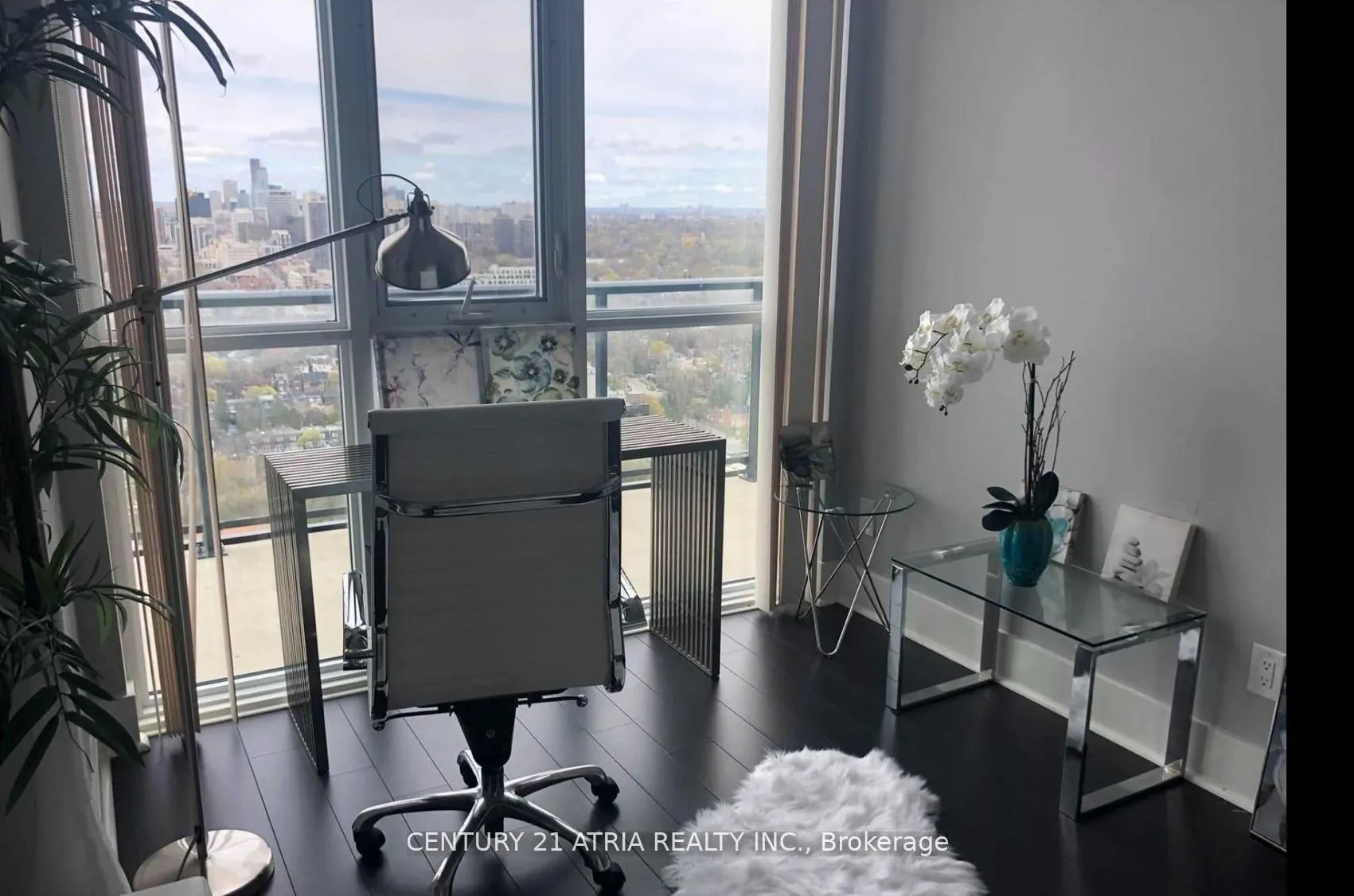 Photo 4 of Unit 3002, 32 Davenport Road, Toronto, The Annex — HOMEH