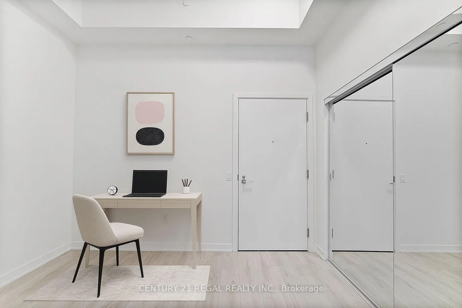 Photo 2 of Unit 1303, 110 Broadway Avenue, Toronto, Mount Pleasant West — HOMEH